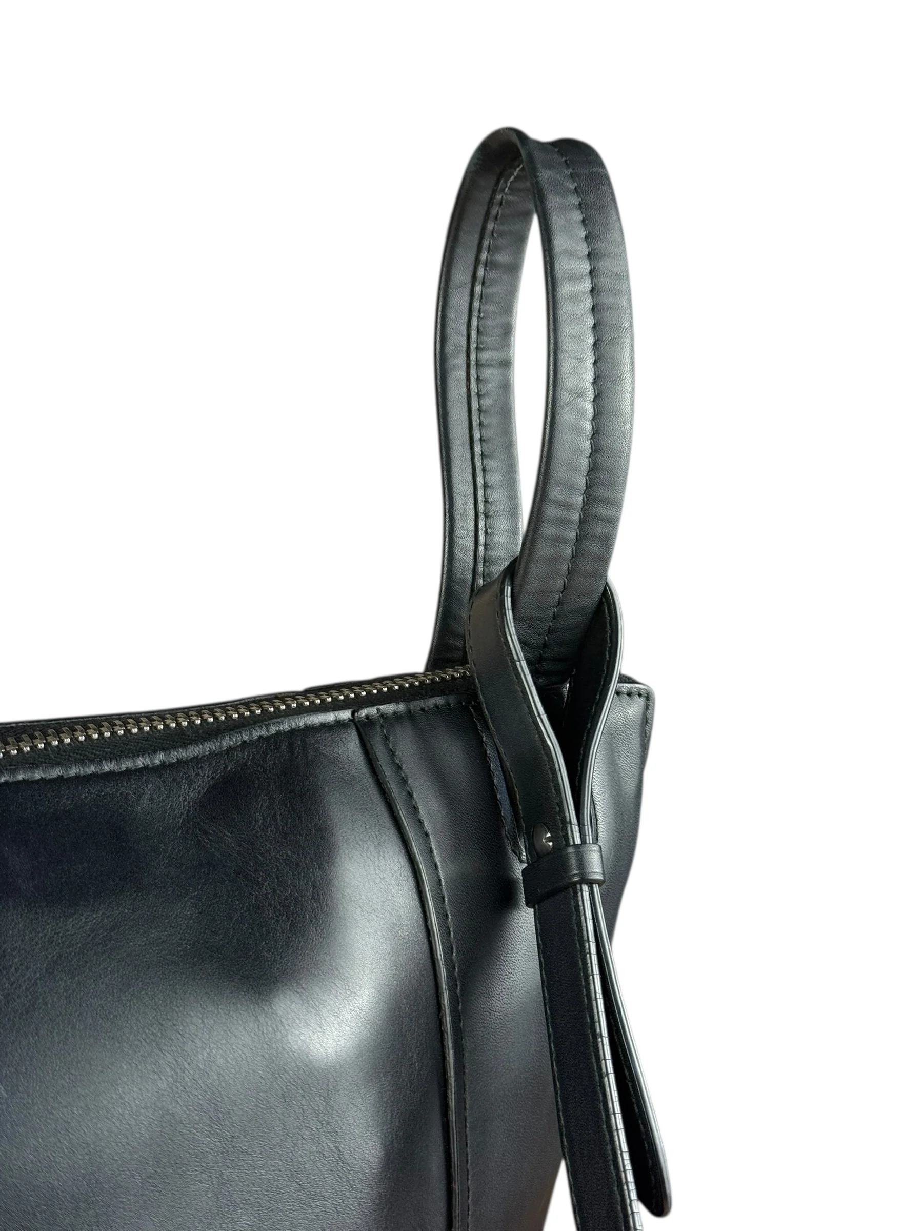 Balenciaga Black Leather Kendall Bucket Bag - Image 11