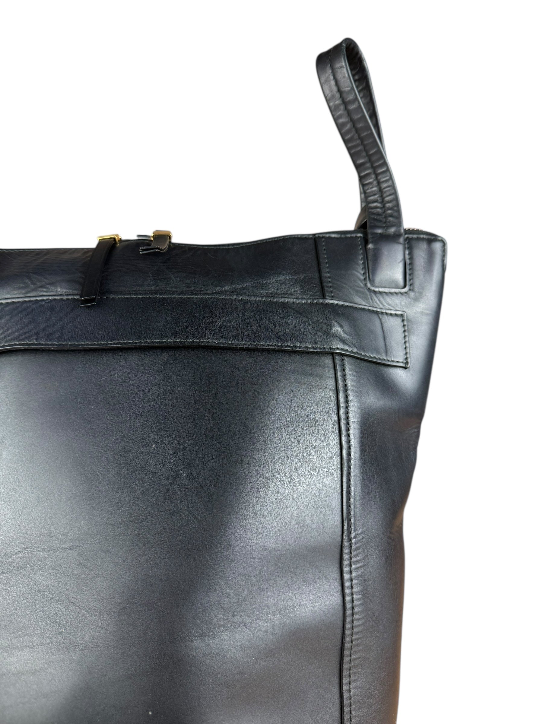 Balenciaga Black Leather Kendall Bucket Bag - Image 3