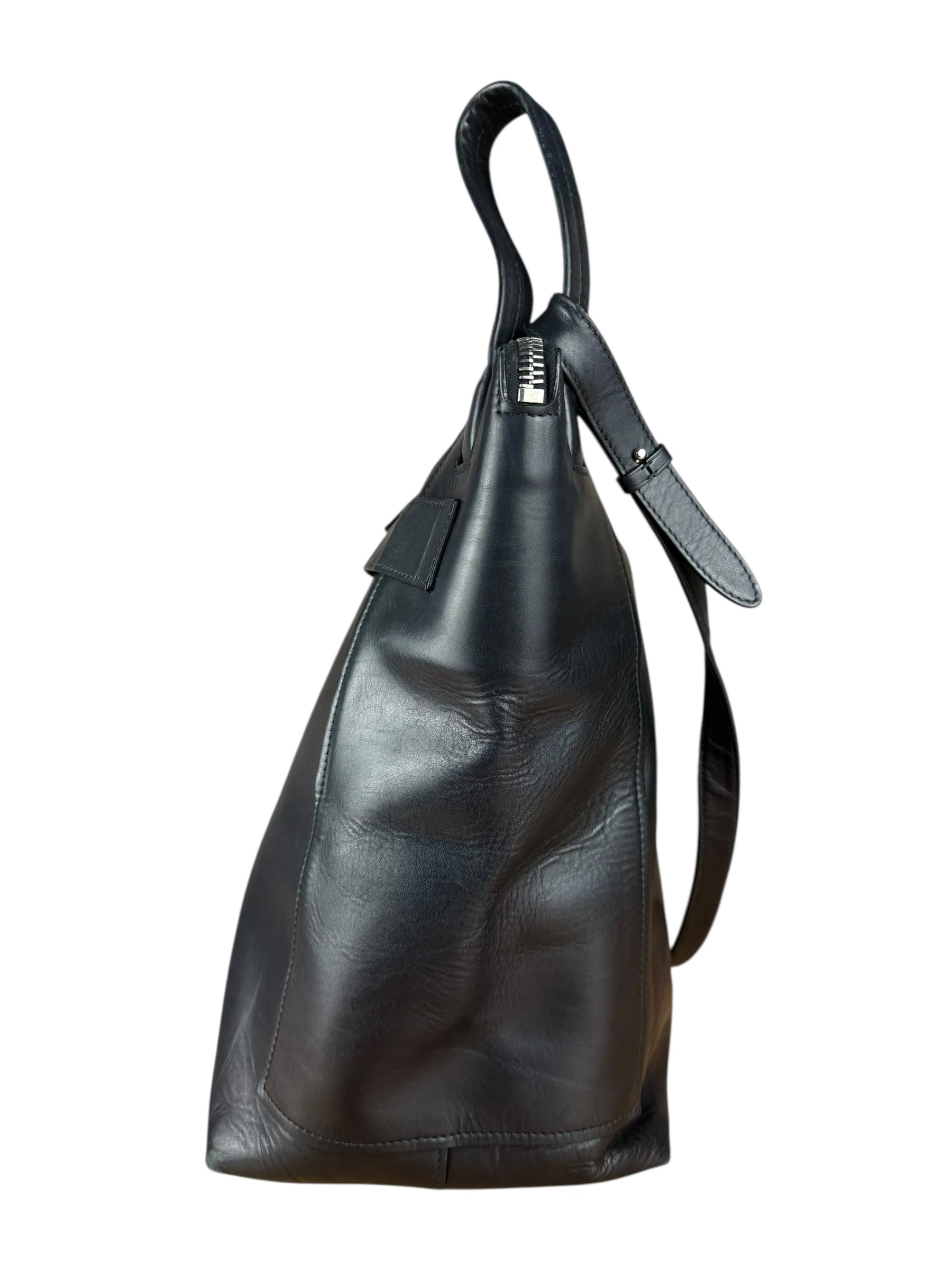 Balenciaga Black Leather Kendall Bucket Bag - Image 5