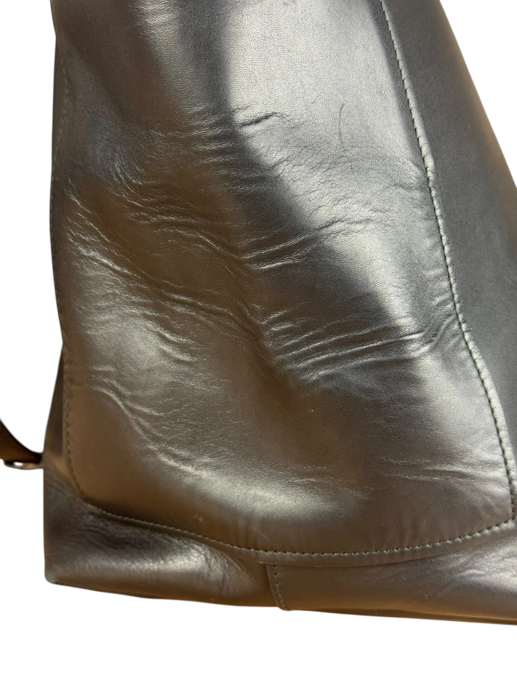 Balenciaga Black Leather Kendall Bucket Bag - Image 8