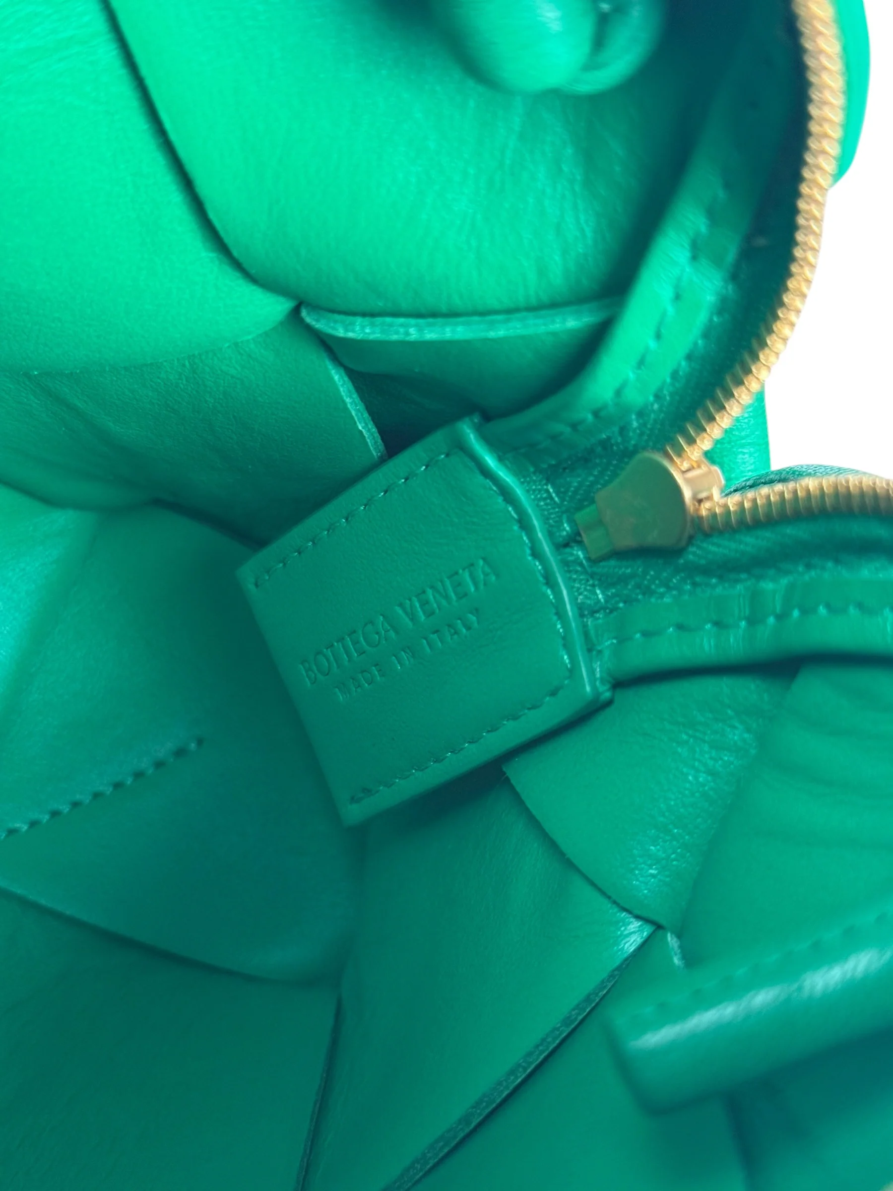 Bottega Veneta Small Green Intrecciato Cassette Camera Bag - Image 13