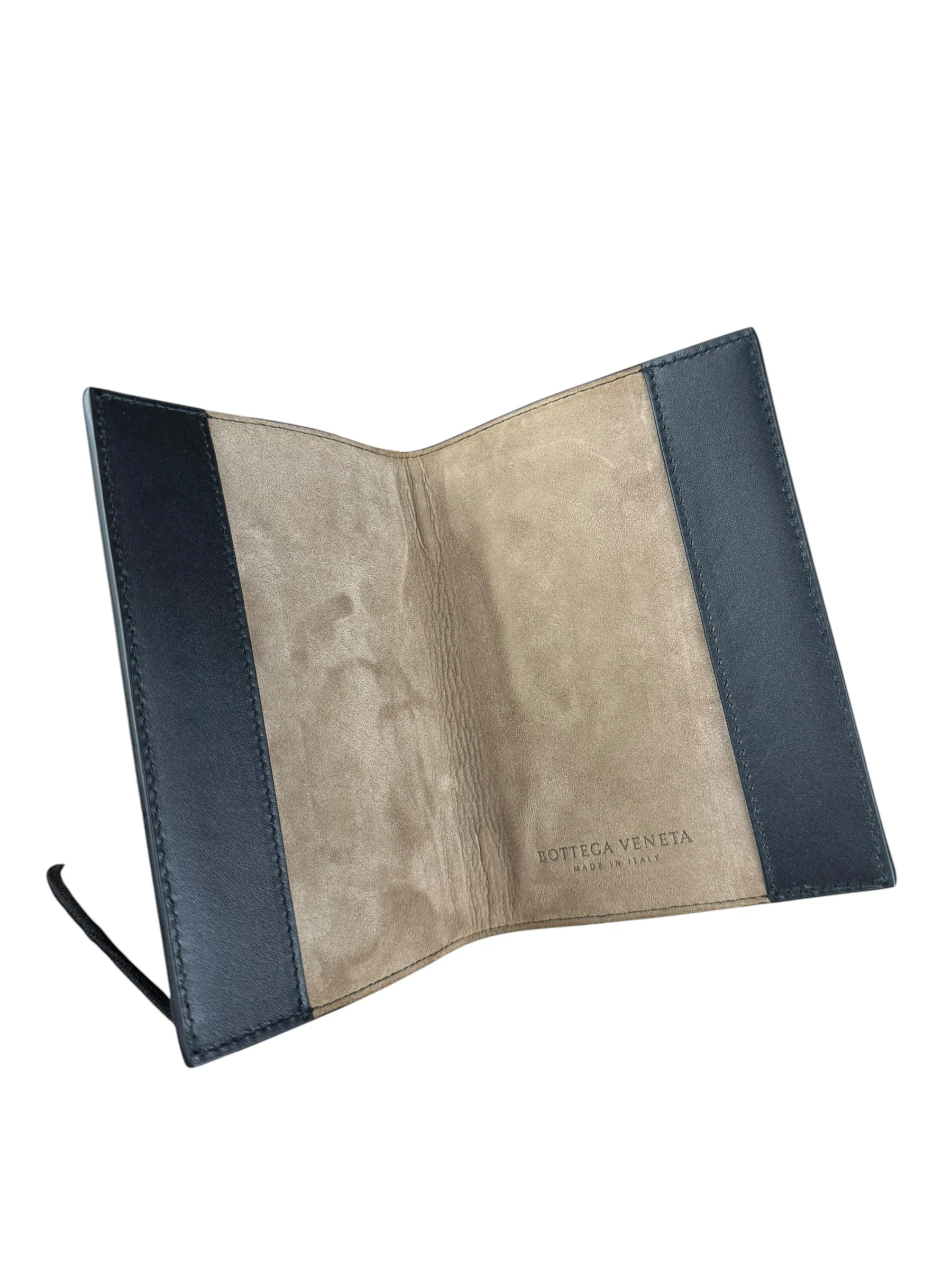 Bottega Veneta Vintage Intrecciato Passport Holder - Image 11