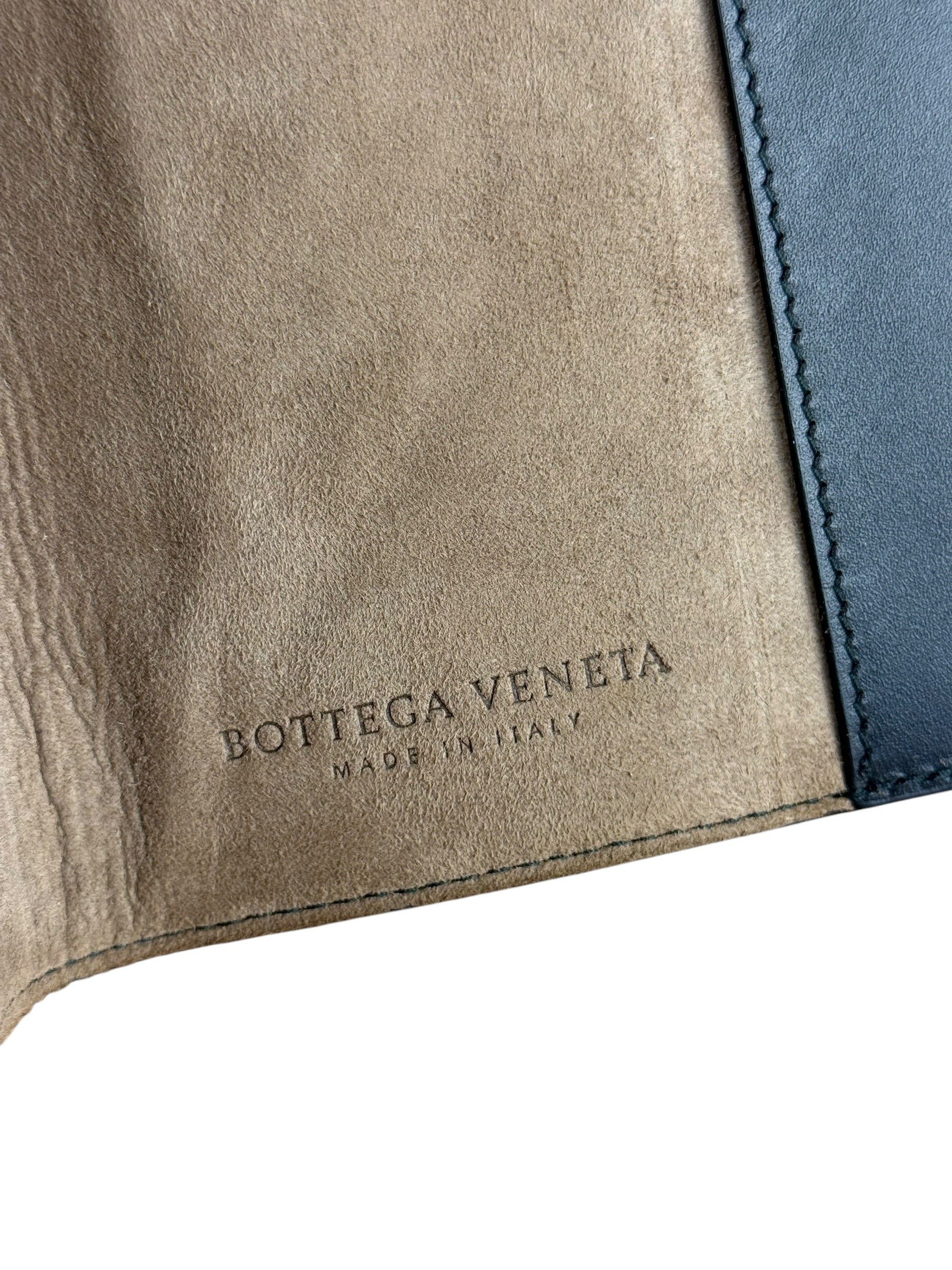 Bottega Veneta Vintage Intrecciato Passport Holder - Image 8