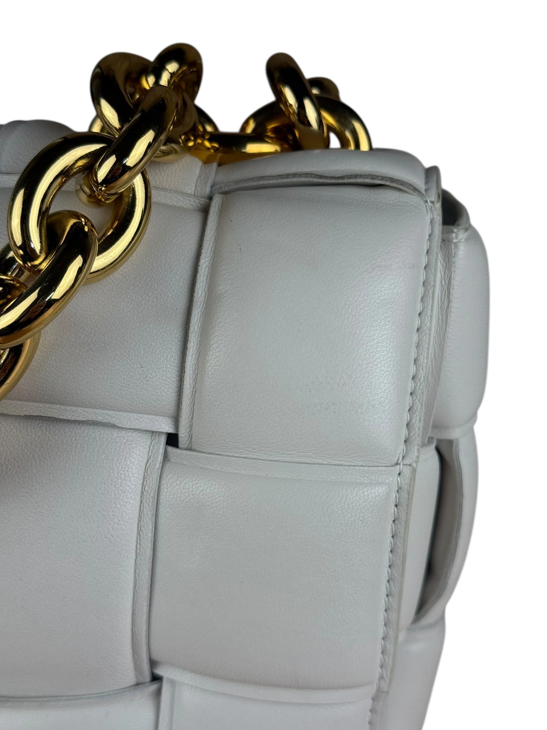 Bottega Veneta White Leather Padded Cassette Chain Bag - Image 15