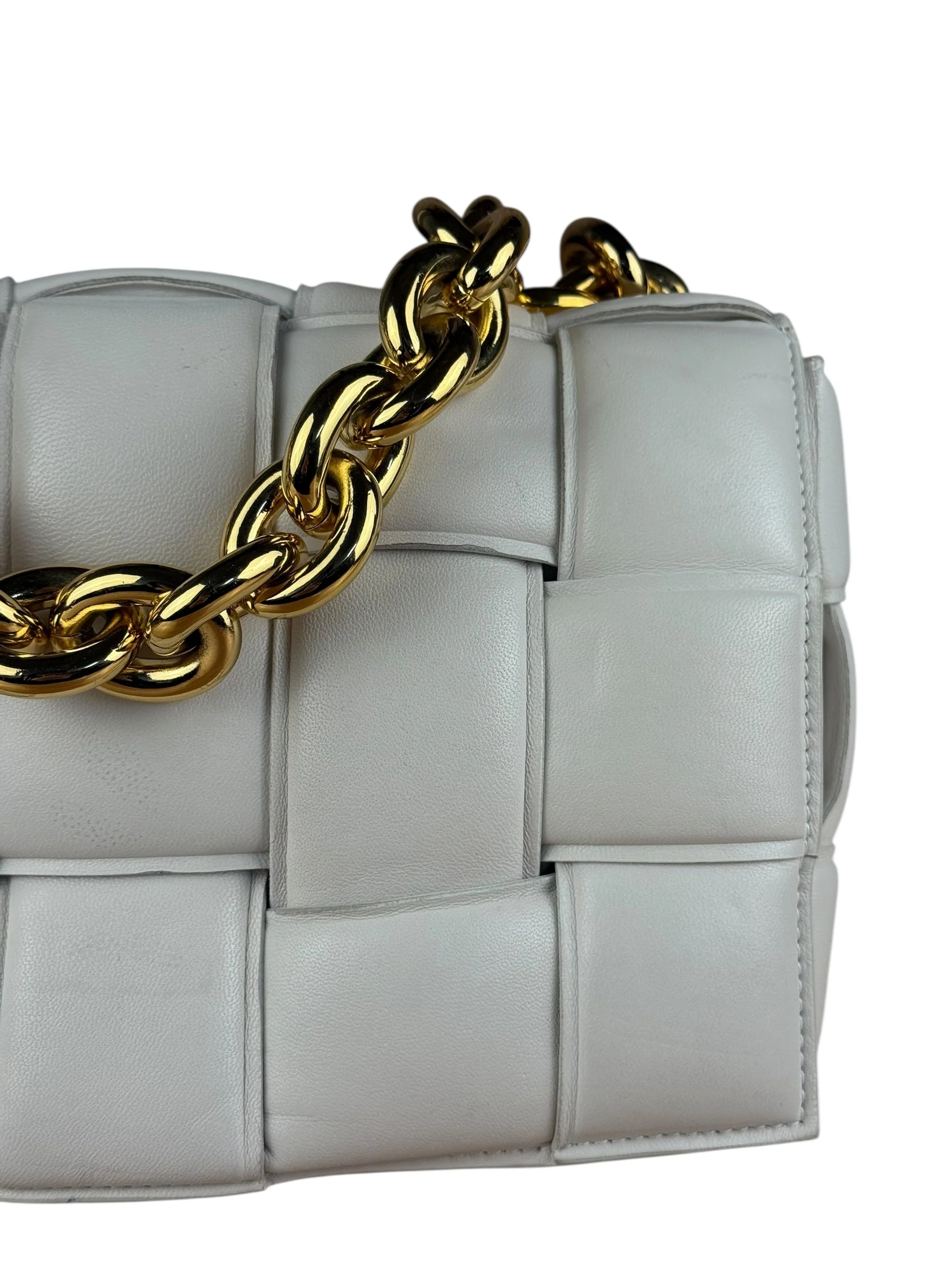 Bottega Veneta White Leather Padded Cassette Chain Bag - Image 3