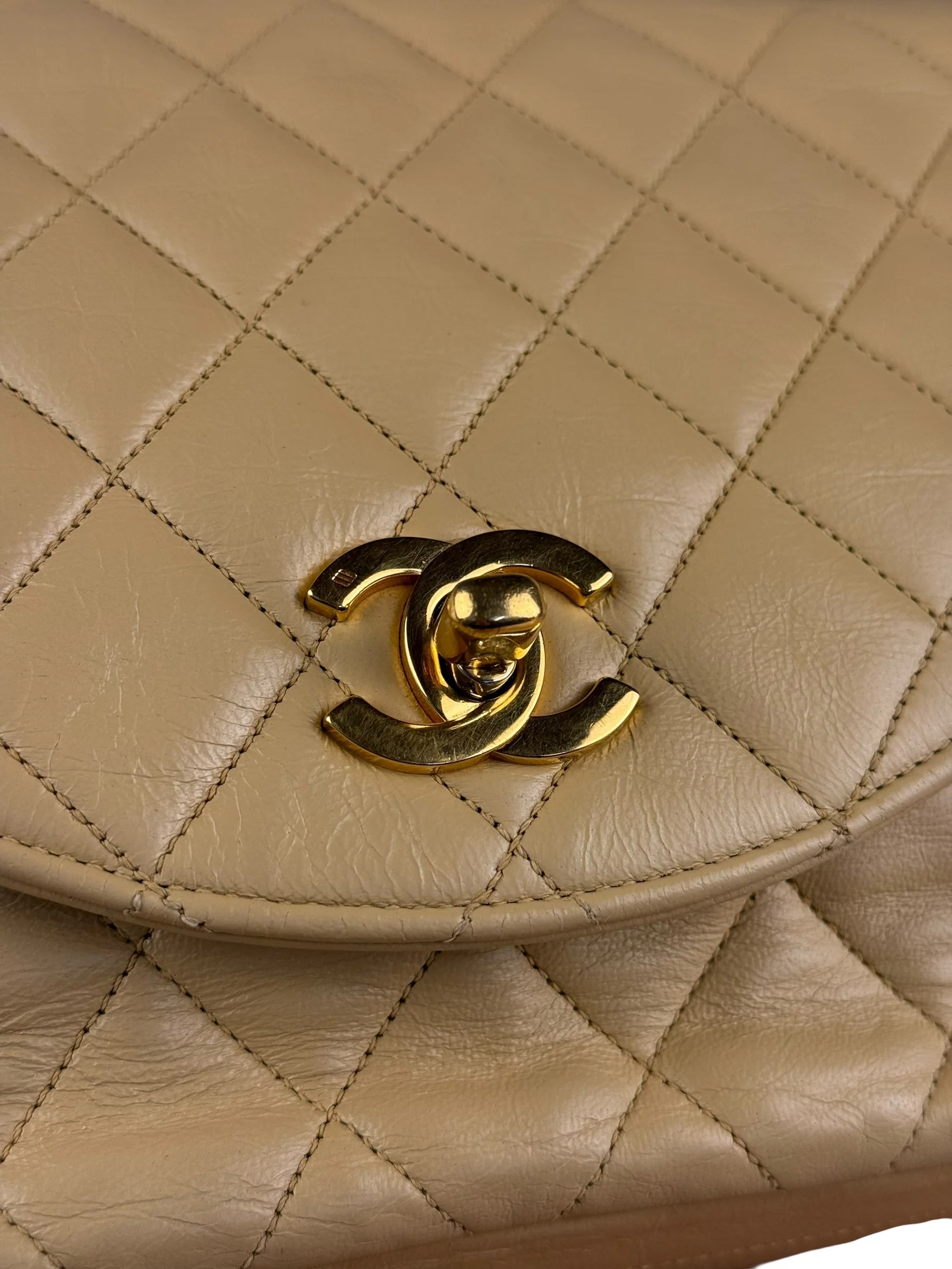 Chanel 1986 Beige Quilted Leather Curved Flap Bag - Image 3