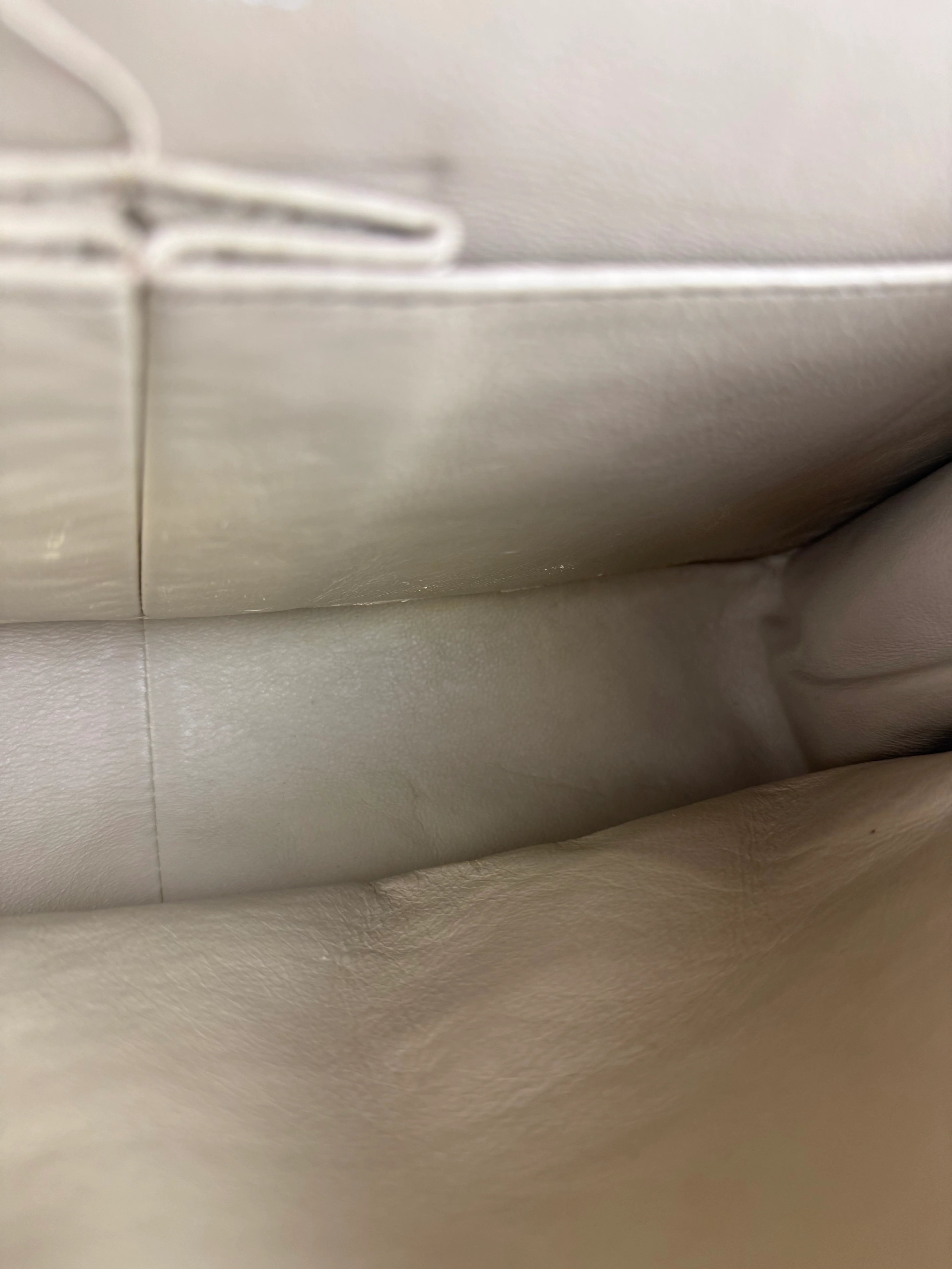 Chanel Aged Ivory Quilted Leather 2.55 Reissue Double Flap Bag 2009 - Image 18
