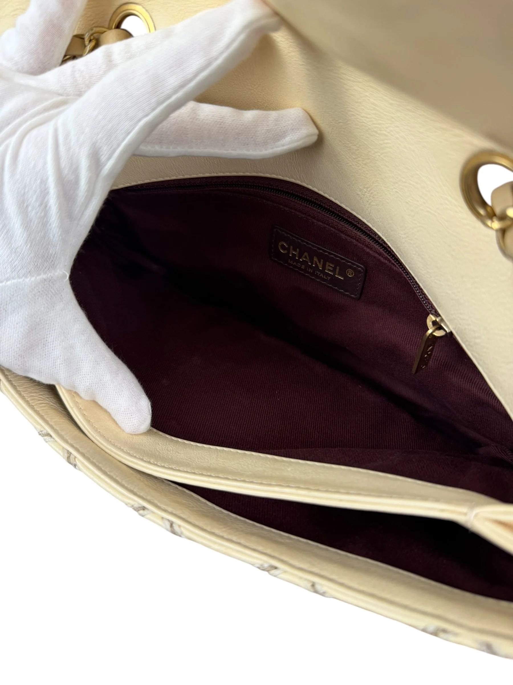 Chanel Beige Ultimate Stitch Flap 2014 - Image 20