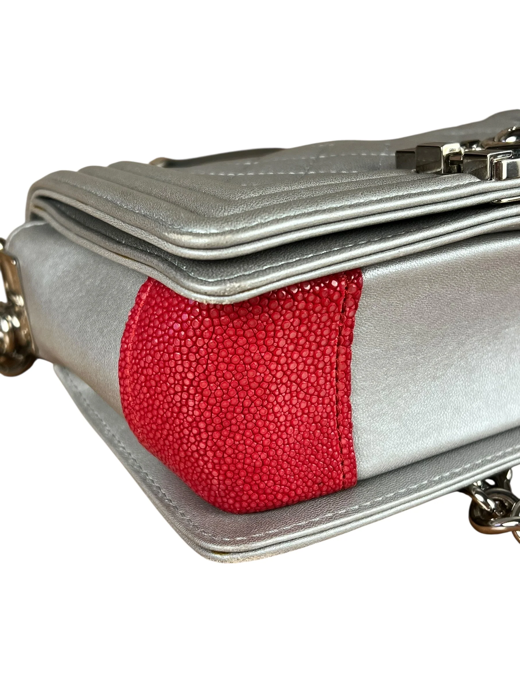 Chanel CC Silver Lambskin Quilted Boy Bag Red Stingray 2012 - Image 11