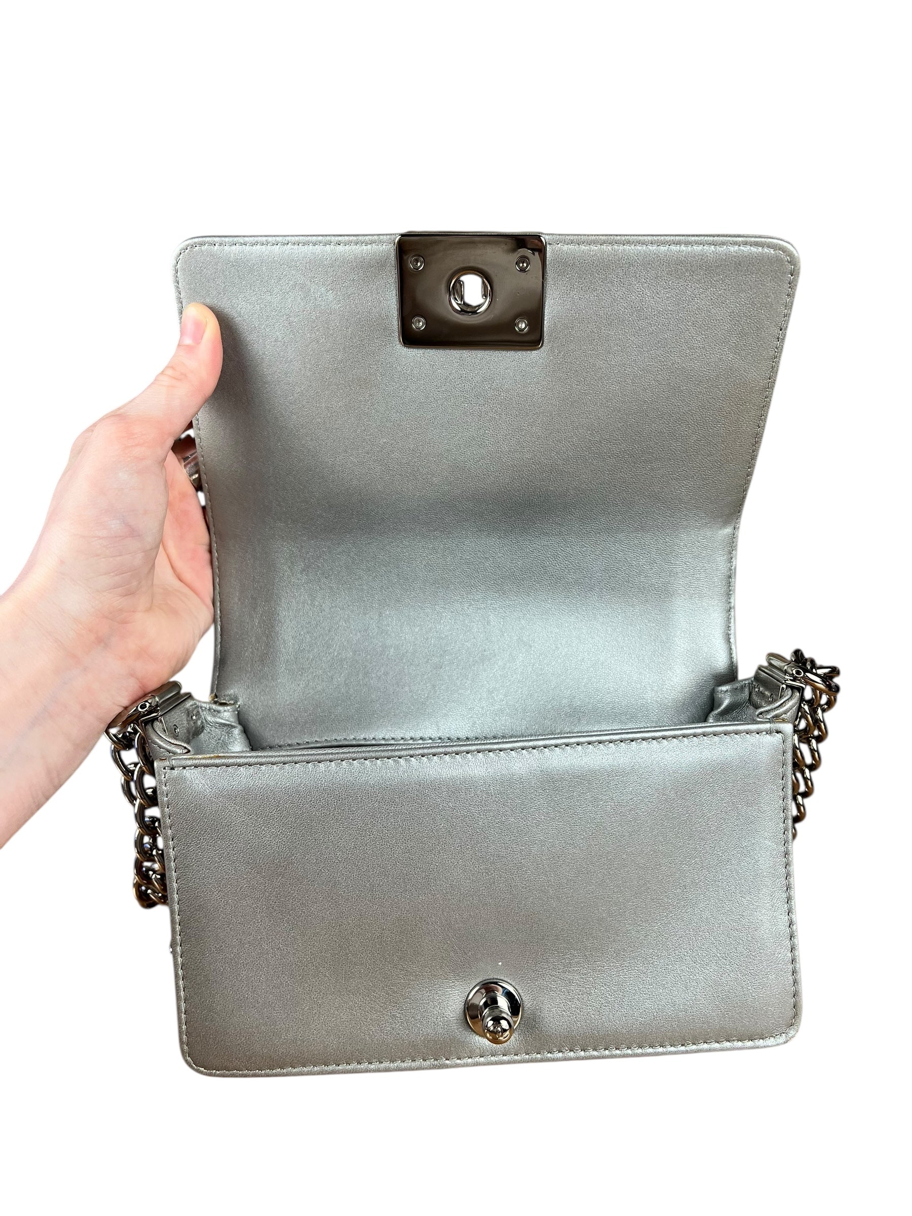 Chanel CC Silver Lambskin Quilted Boy Bag Red Stingray 2012 - Image 12