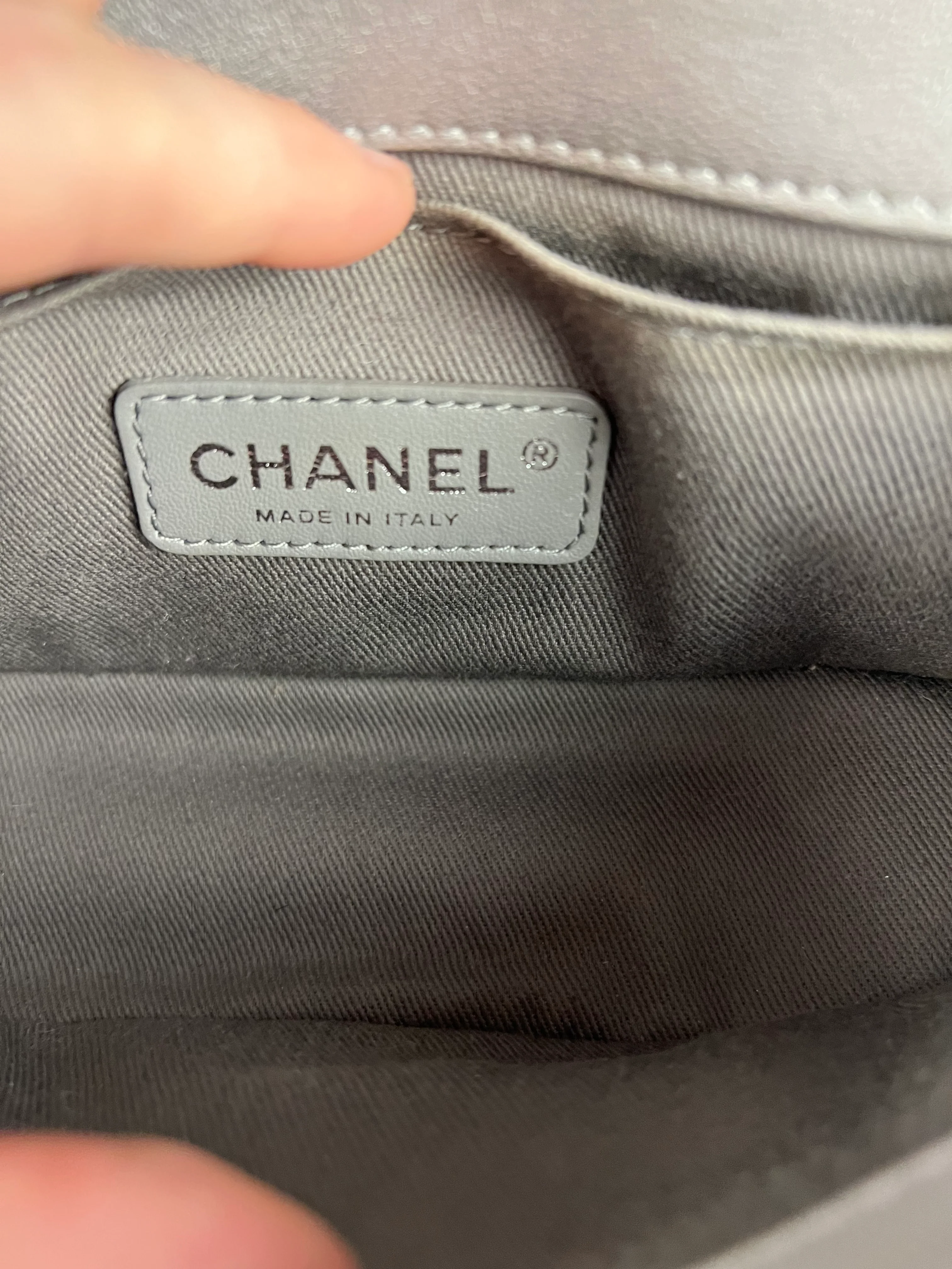 Chanel CC Silver Lambskin Quilted Boy Bag Red Stingray 2012 - Image 16