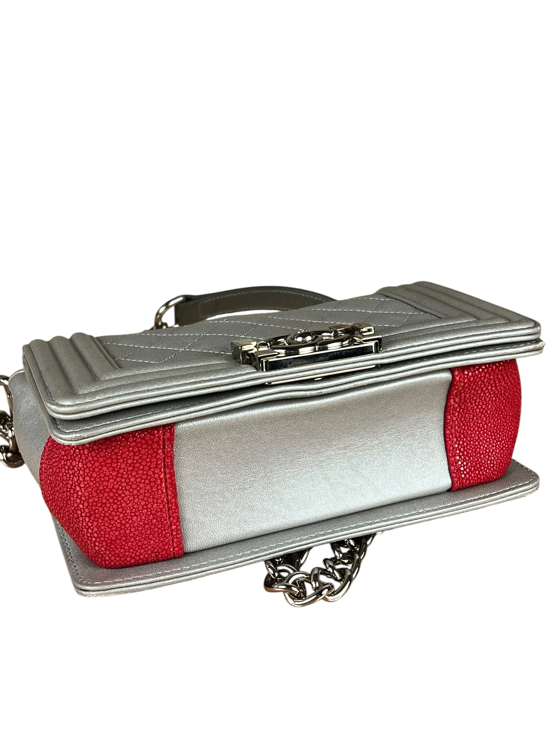 Chanel CC Silver Lambskin Quilted Boy Bag Red Stingray 2012 - Image 4