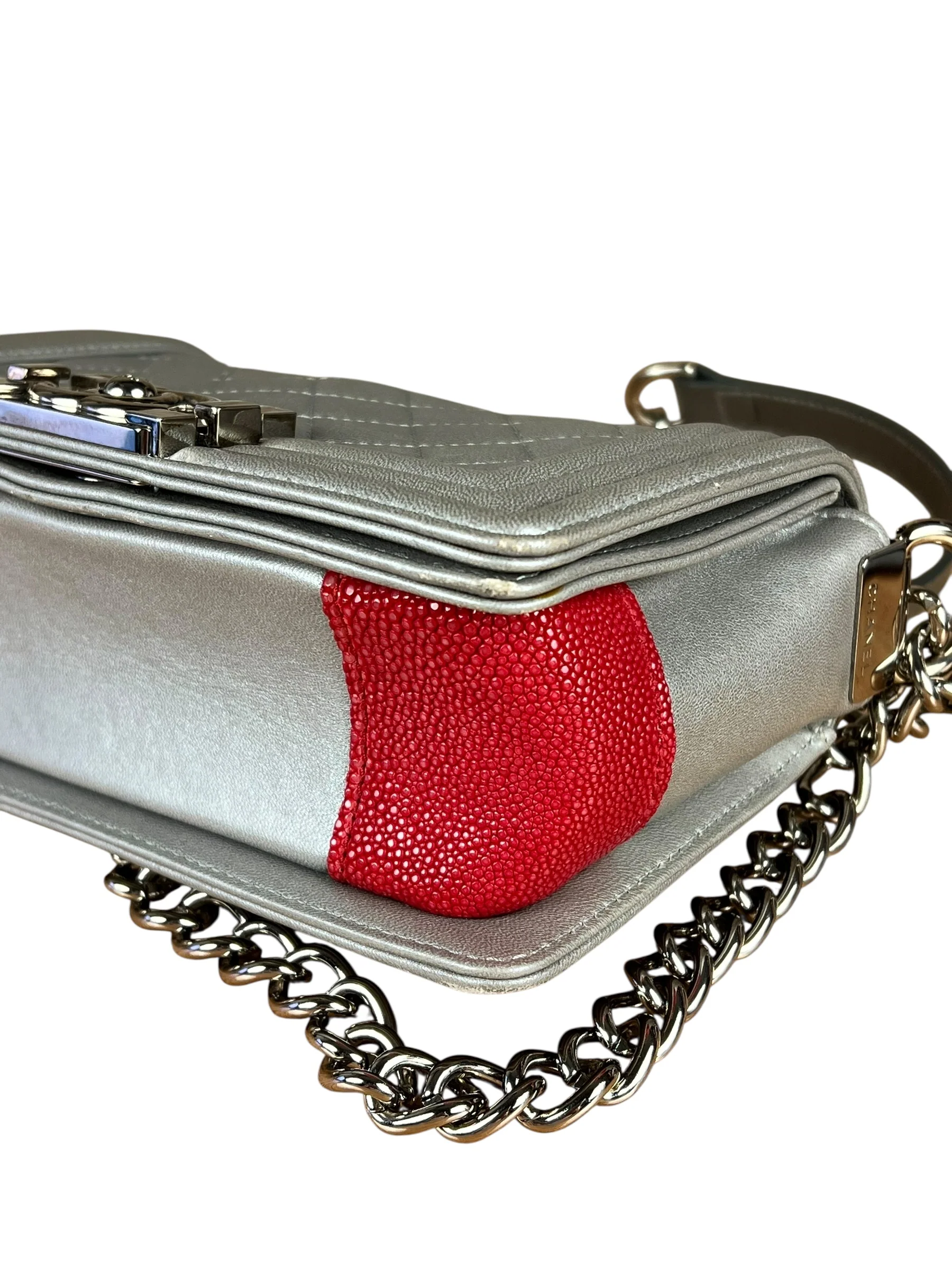 Chanel CC Silver Lambskin Quilted Boy Bag Red Stingray 2012 - Image 7