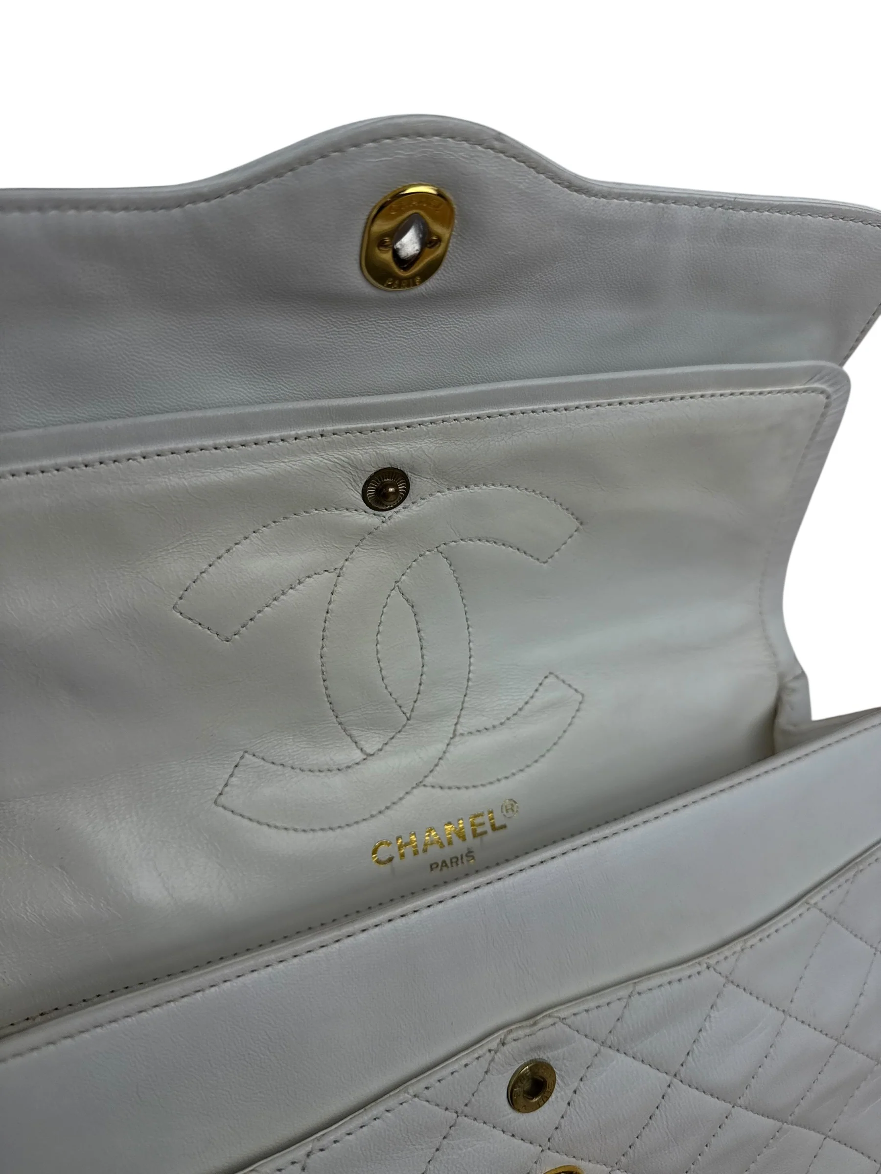 Chanel CC White Quilted Double Flap Bag 1988 - Image 26