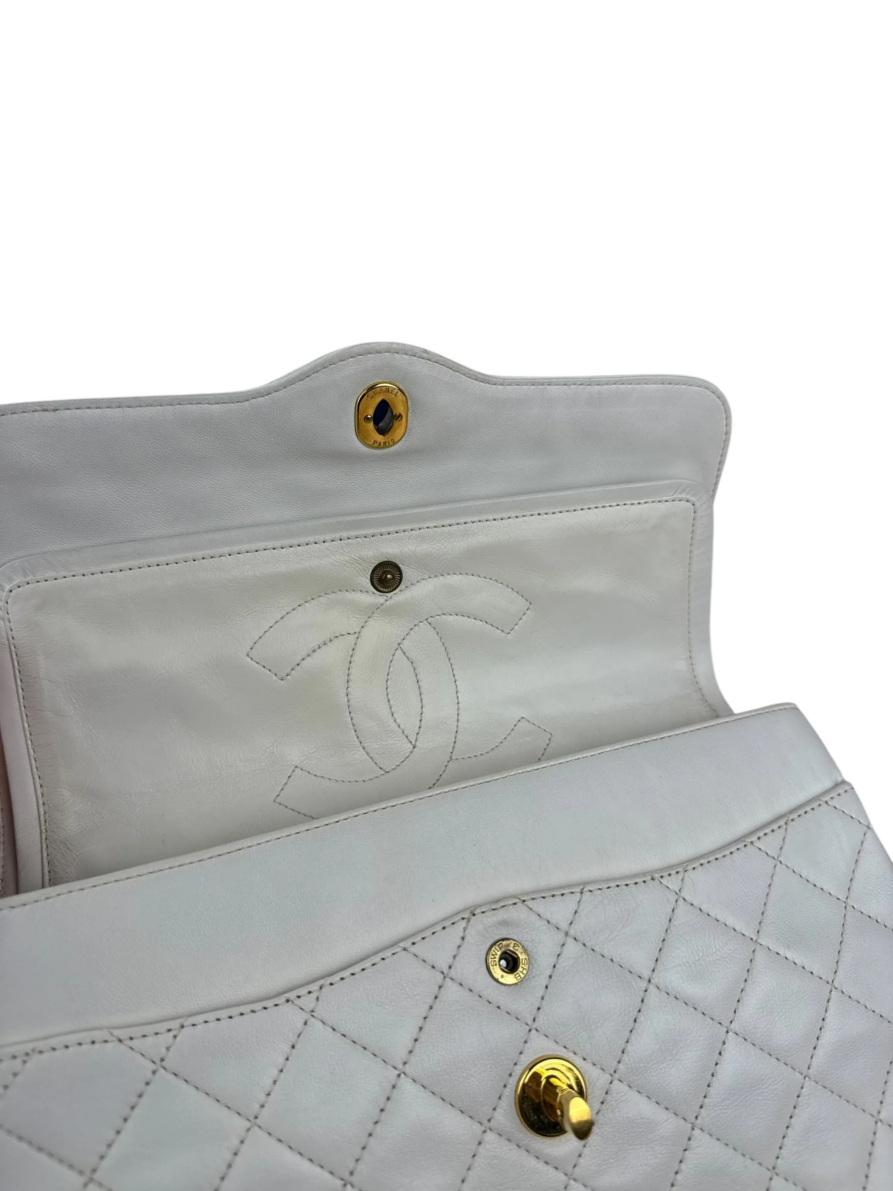 Chanel CC White Quilted Double Flap Bag 1988 - Image 27