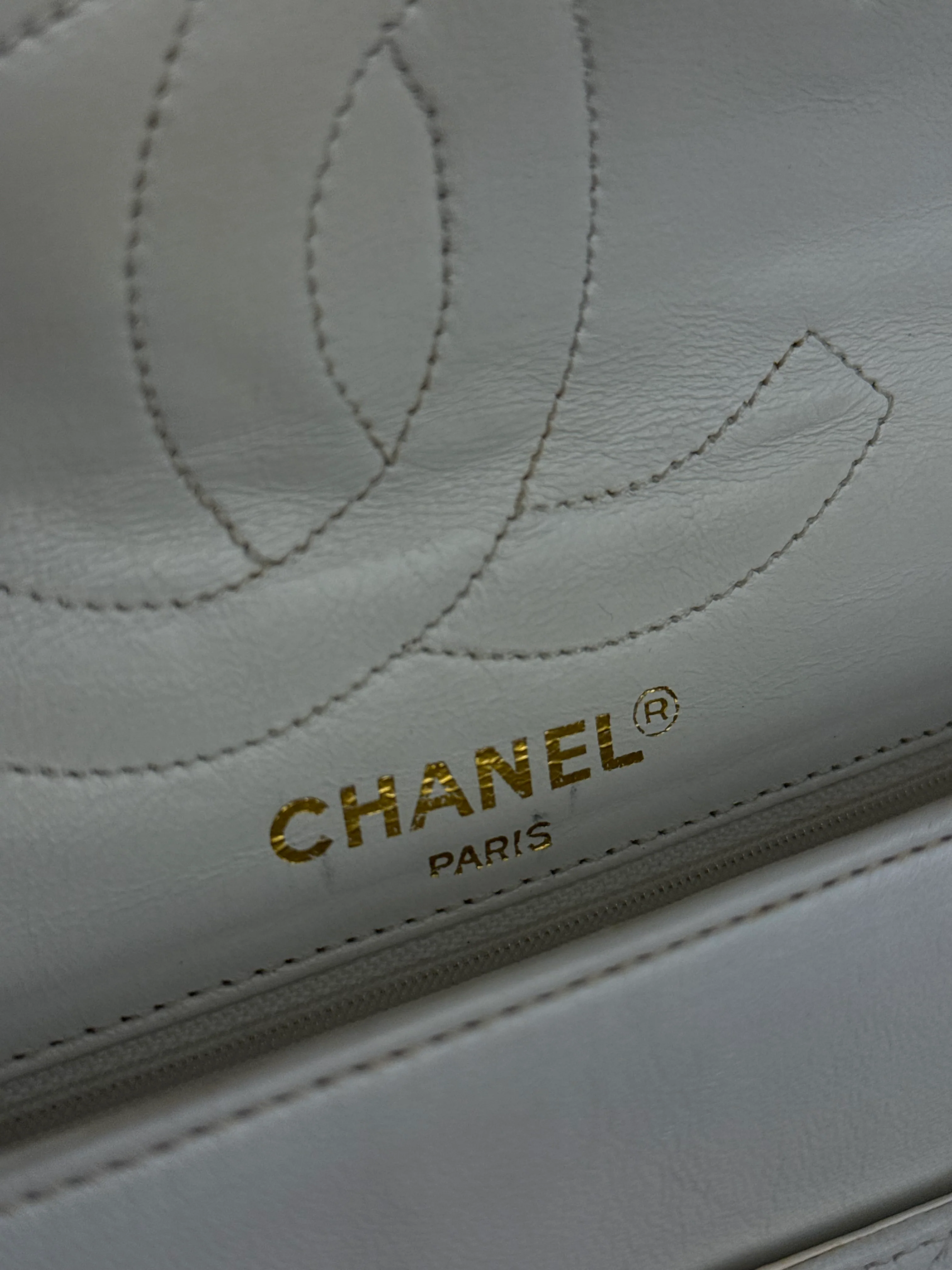 Chanel CC White Quilted Double Flap Bag 1988 - Image 28