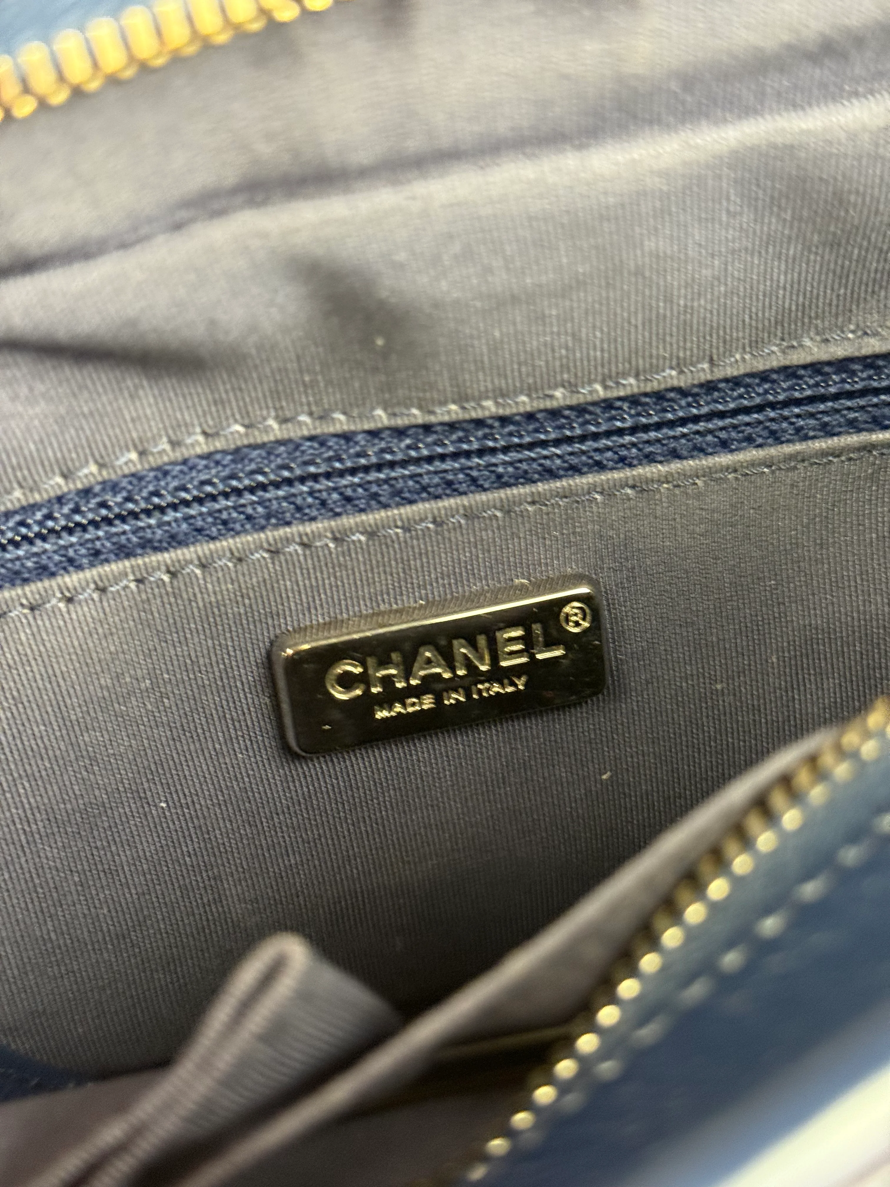 Chanel Gabrielle Small Sequin Hobo Bag Navy 2018 - Image 17