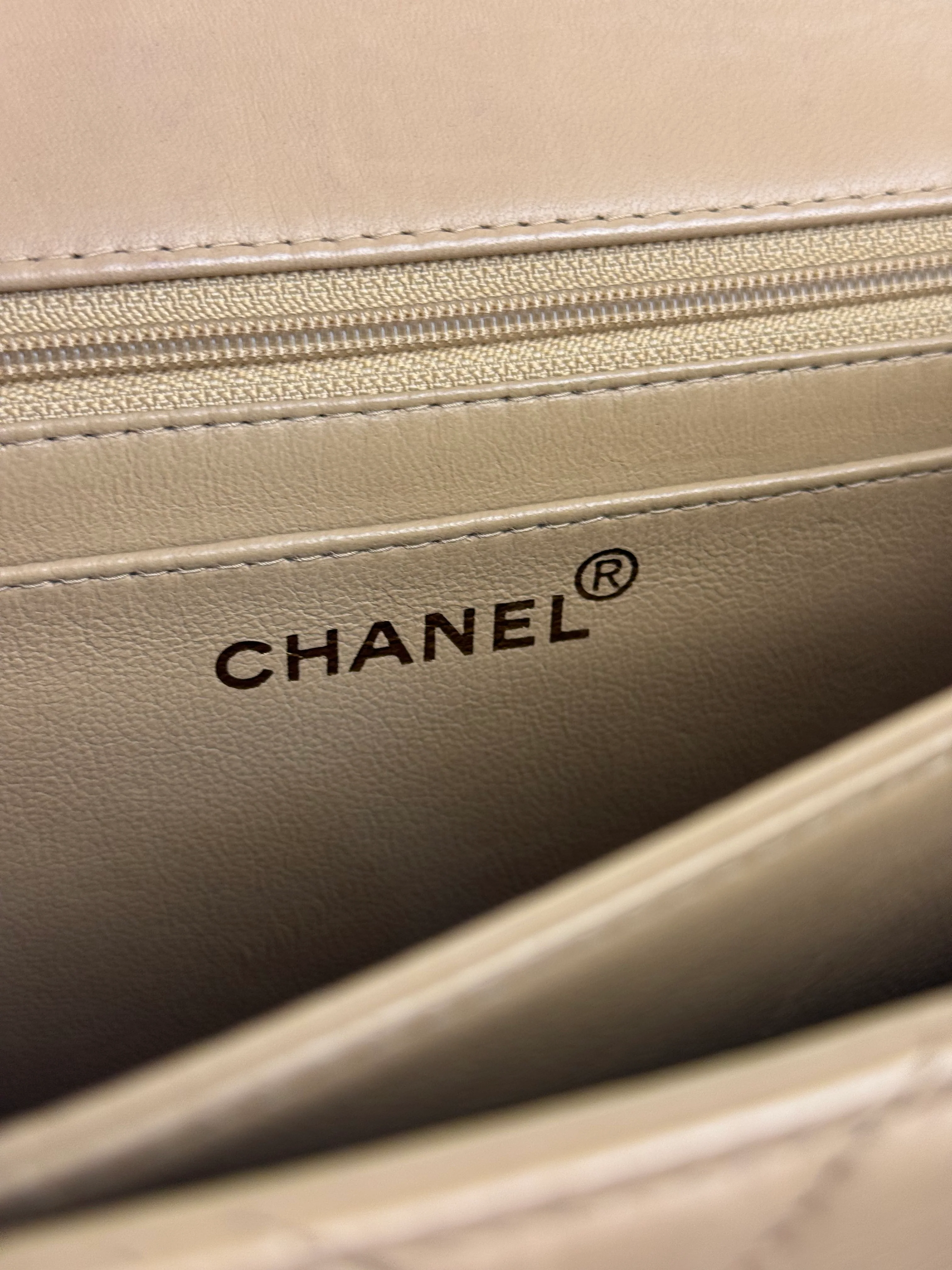 Chanel M Beige Lambskin Envelope Flap 1997 - Image 21