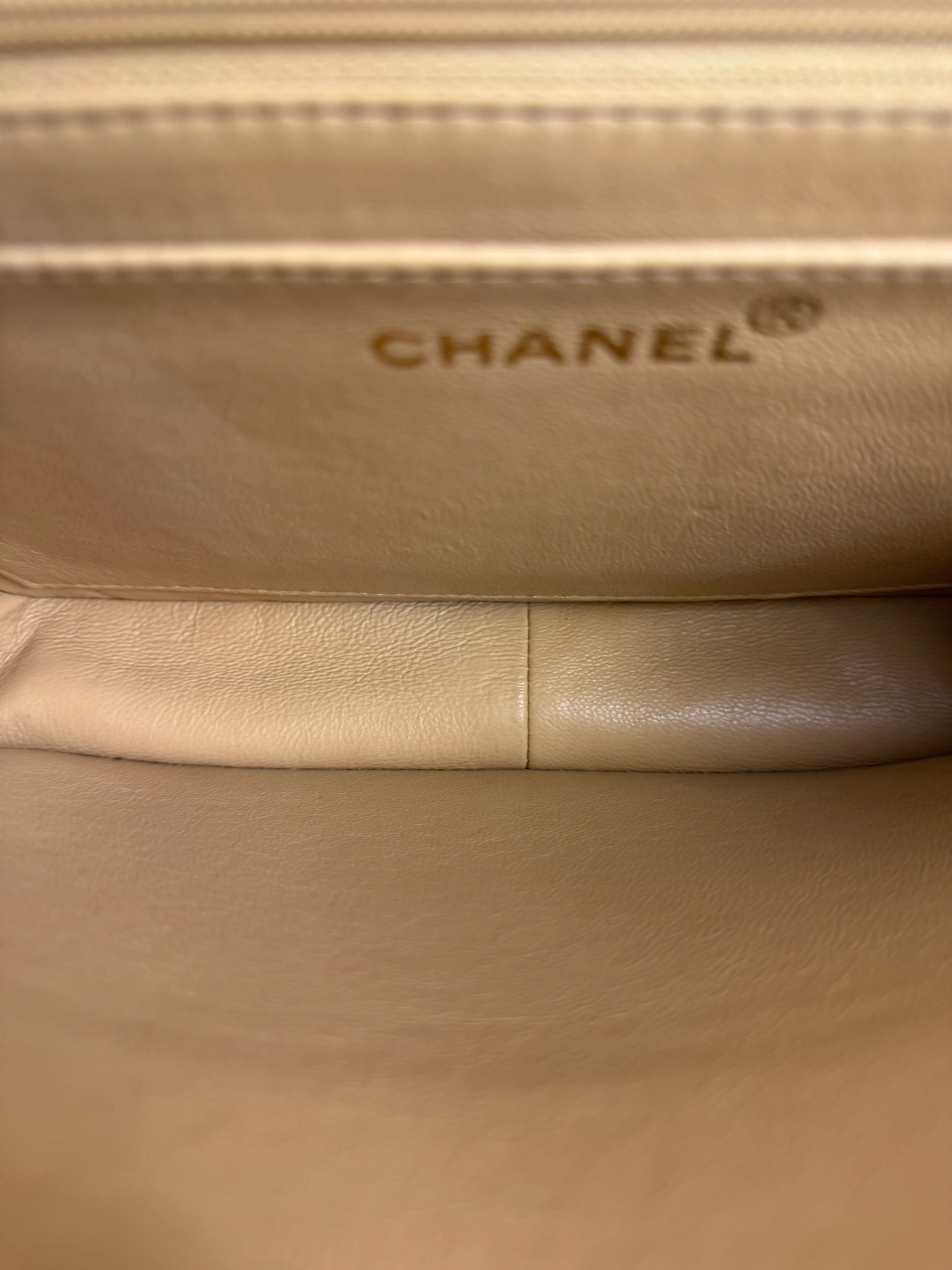 Chanel M Beige Lambskin Envelope Flap 1997 - Image 22