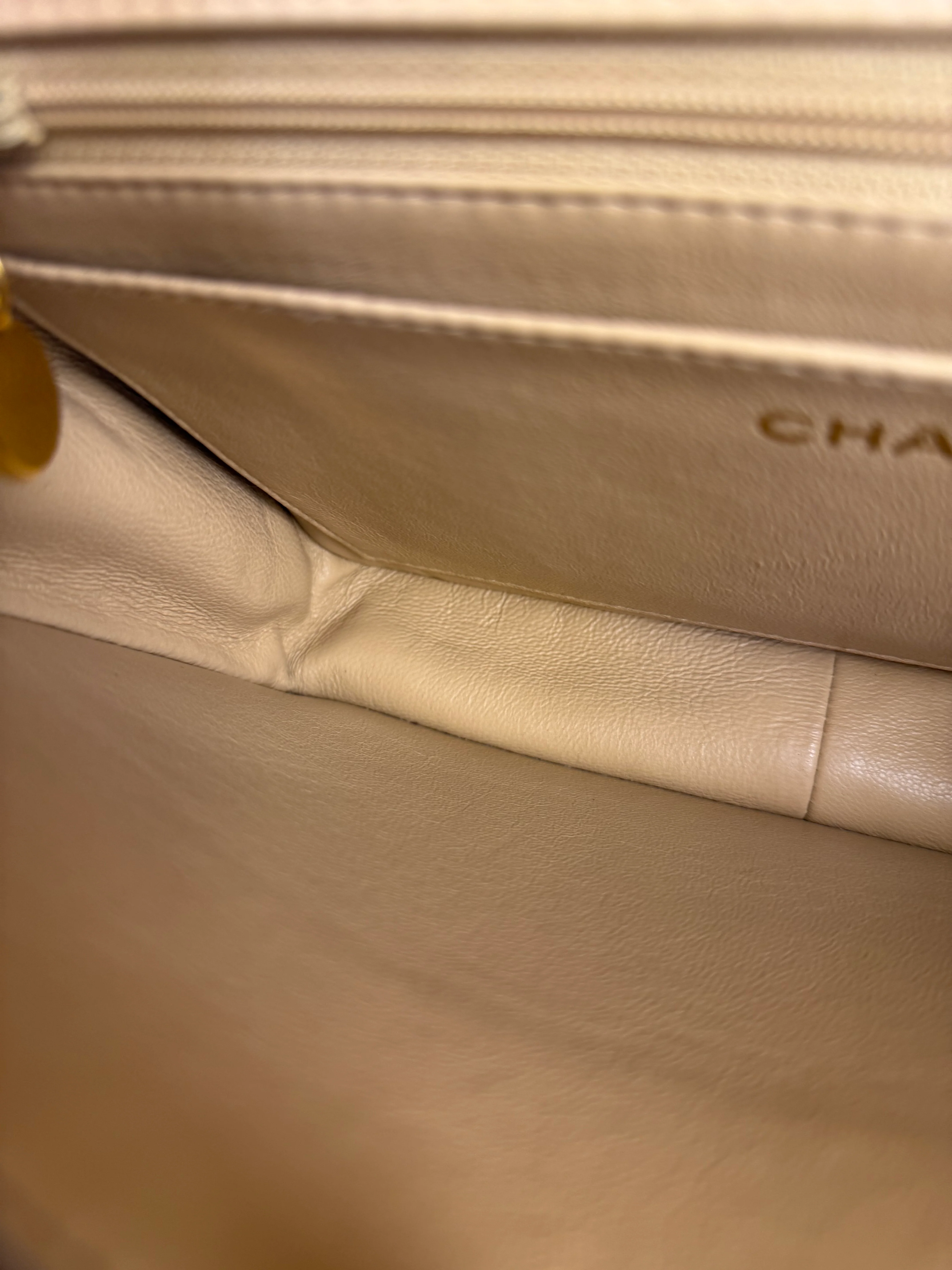 Chanel M Beige Lambskin Envelope Flap 1997 - Image 24