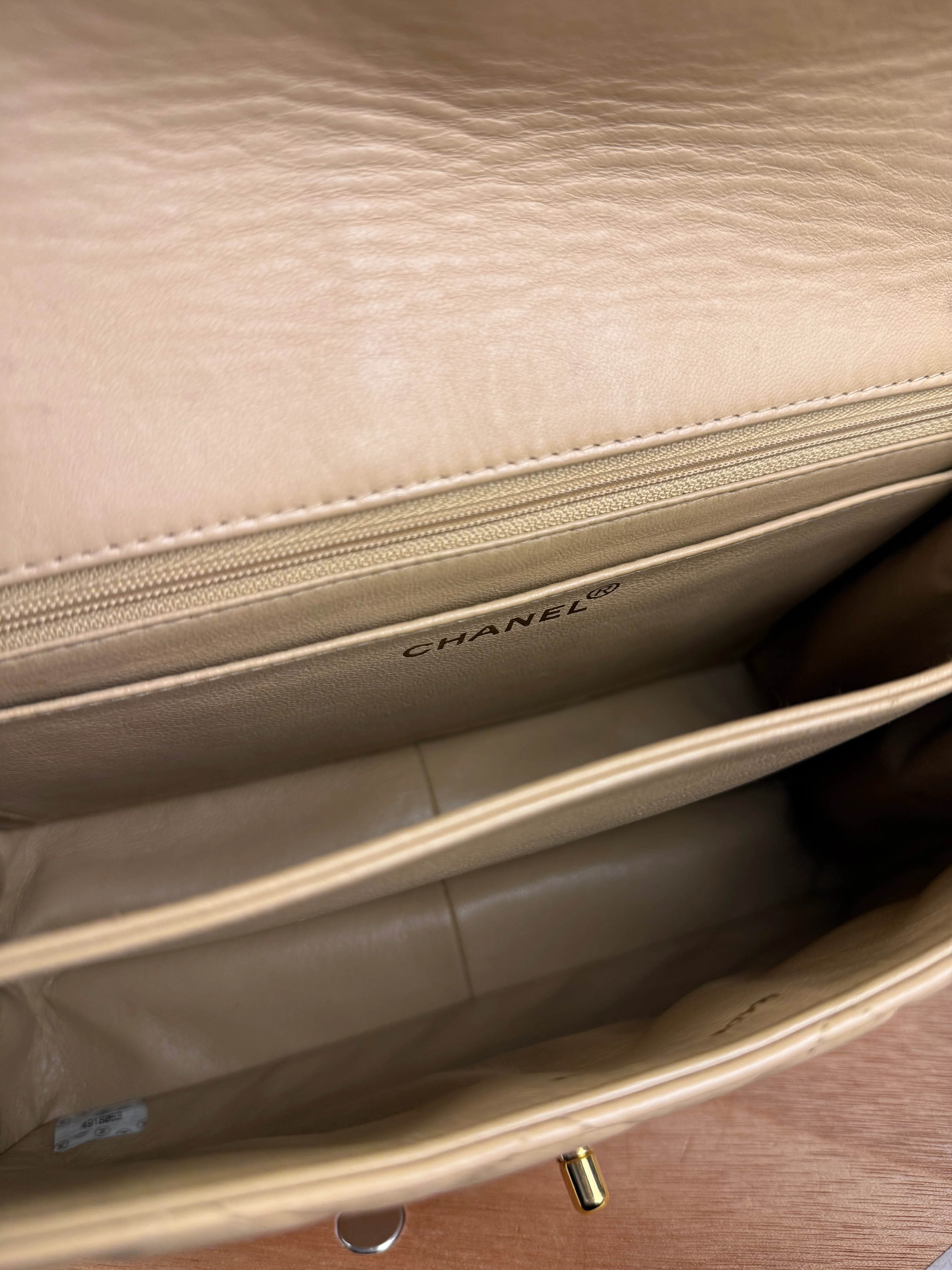 Chanel M Beige Lambskin Envelope Flap 1997 - Image 25