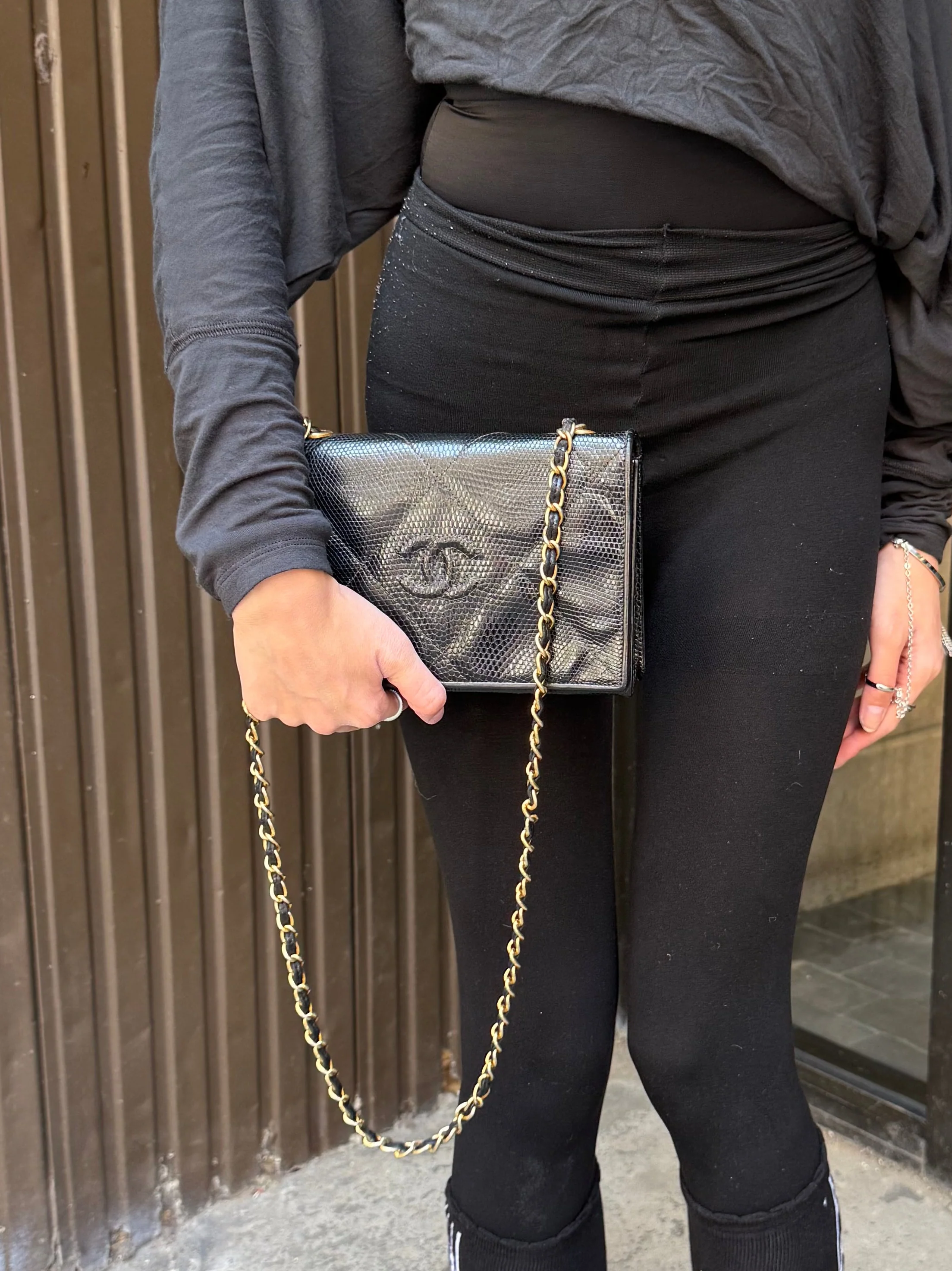 Chanel Vintage Black Lizard Leather Chain Flap Bag 1987 - Image 2