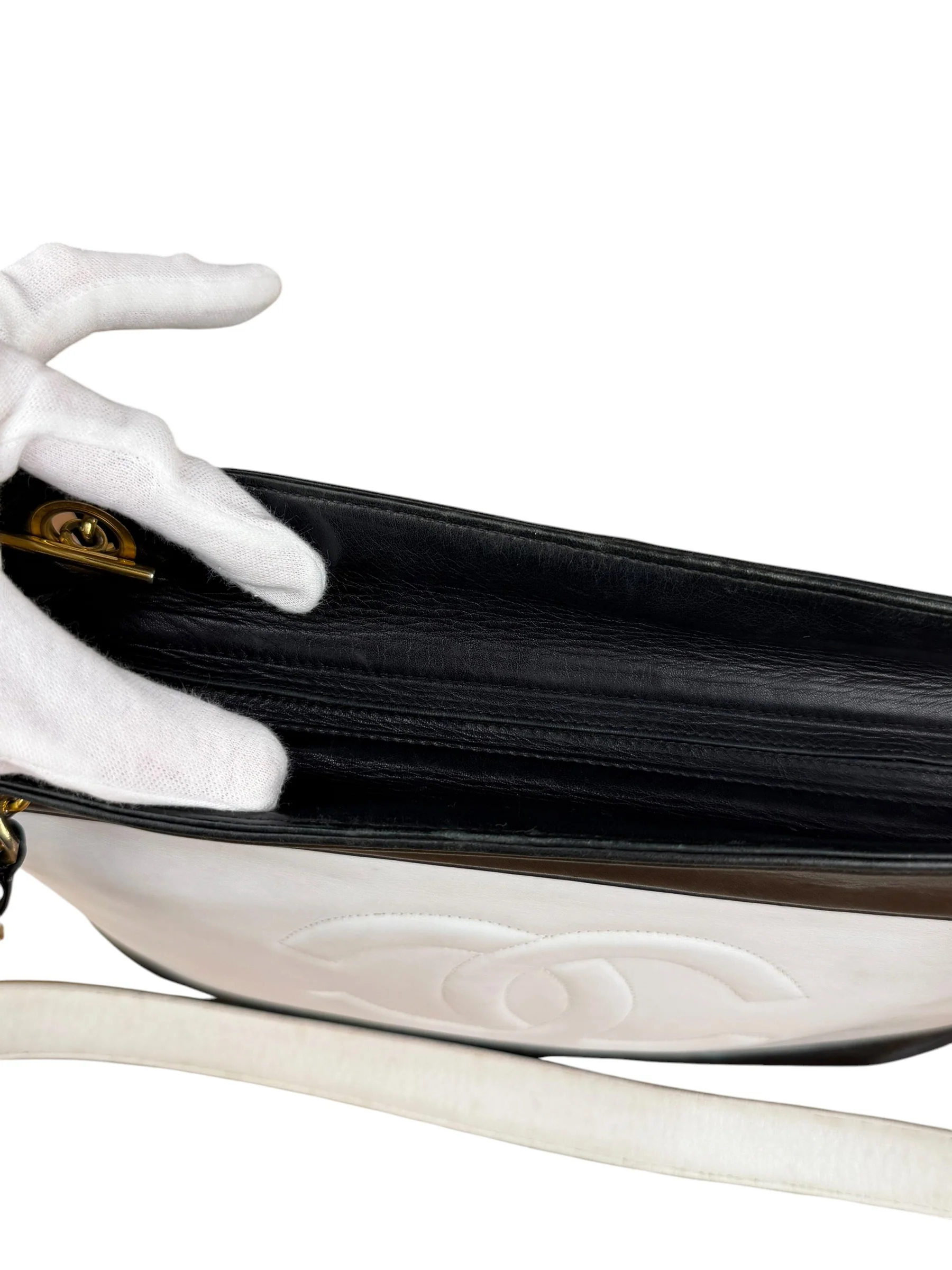 Chanel Vintage Black/White Leather CC Chain Tote '89-'91 - Image 4