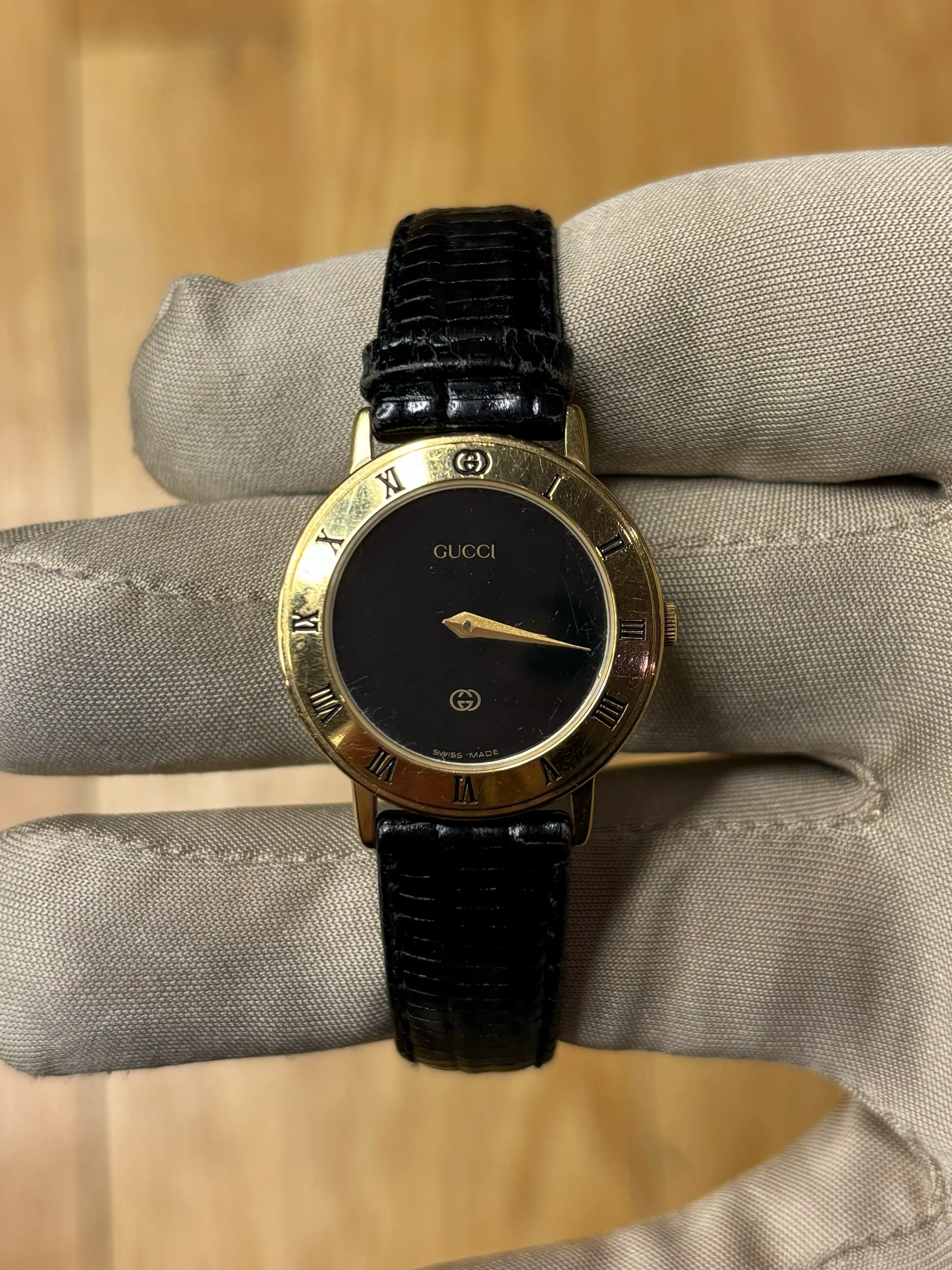 Gucci Black Dial Gold Plated Roman Bezel Ladies - Image 3