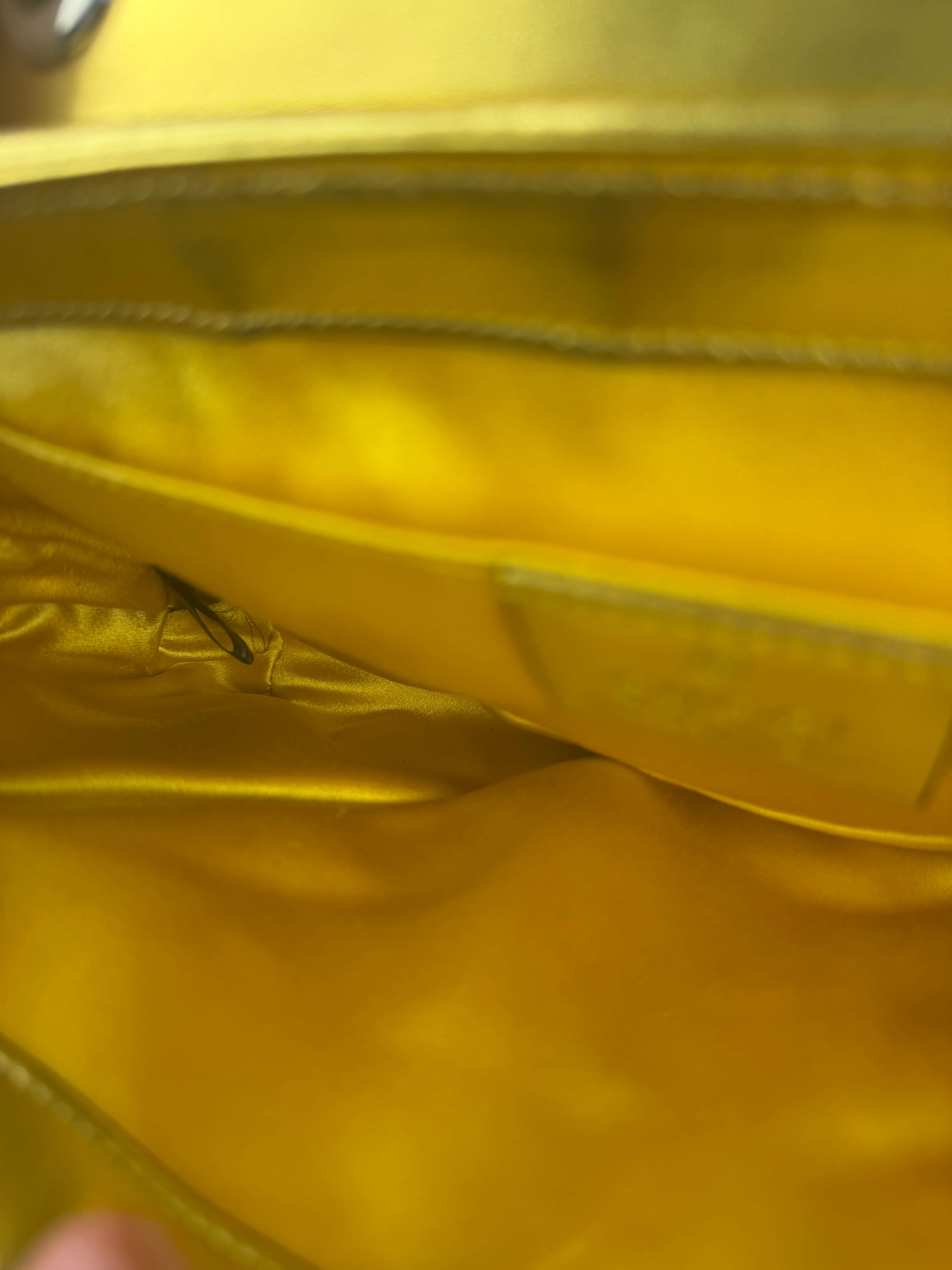 Gucci GG Marmont Gold Sequin Chain Shoulder Bag - Image 11