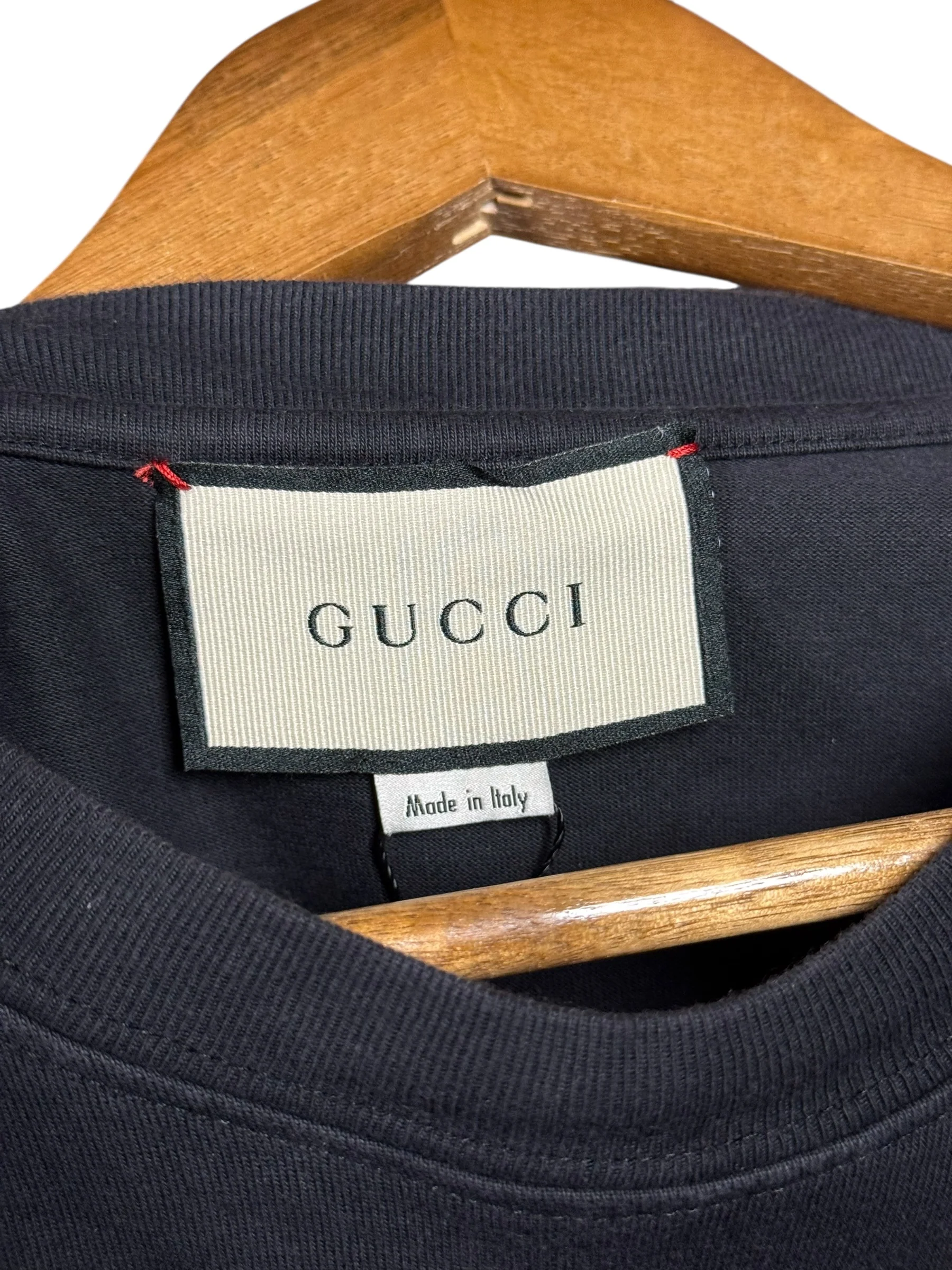 Gucci Split Logo Black Tee - Image 4