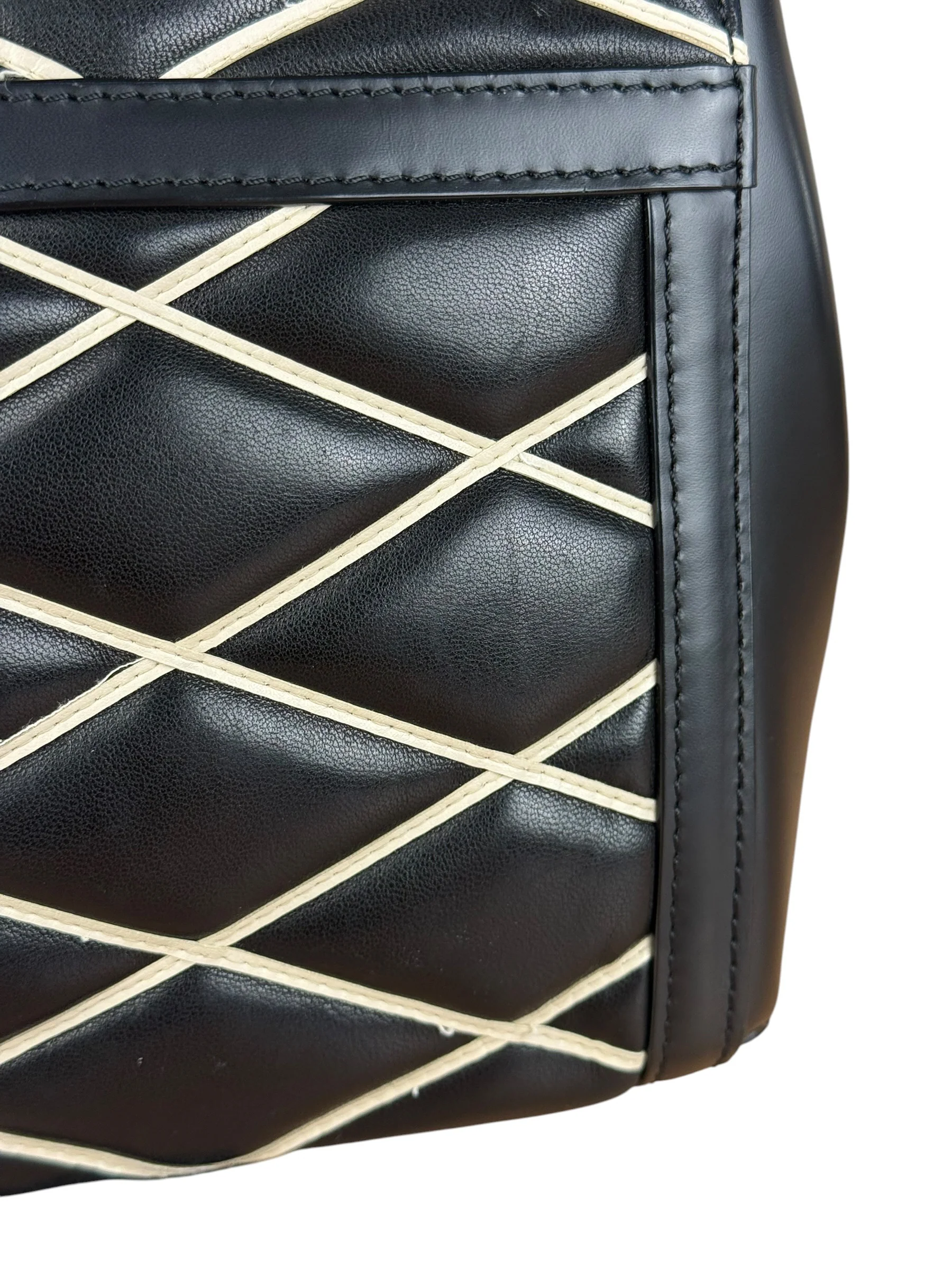 Louis Vuitton Black Malletage Quilted Shoulder Bag - Image 14