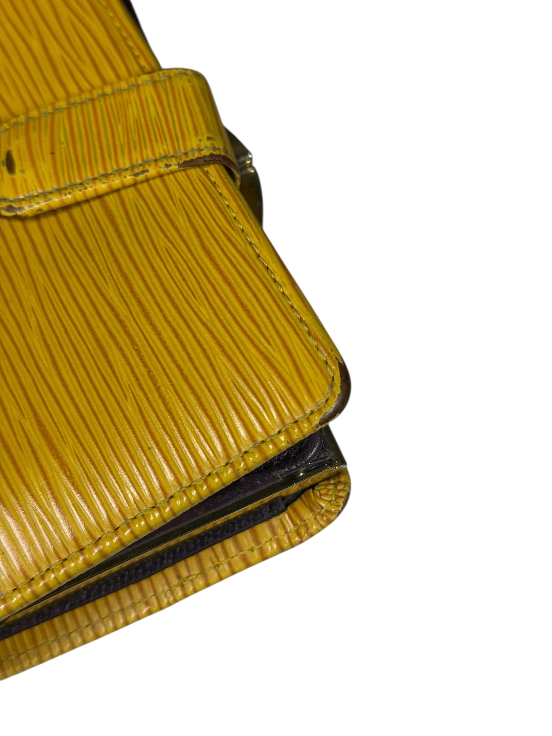 Louis Vuitton Epi Kiss Lock Wallet Yellow - Image 7