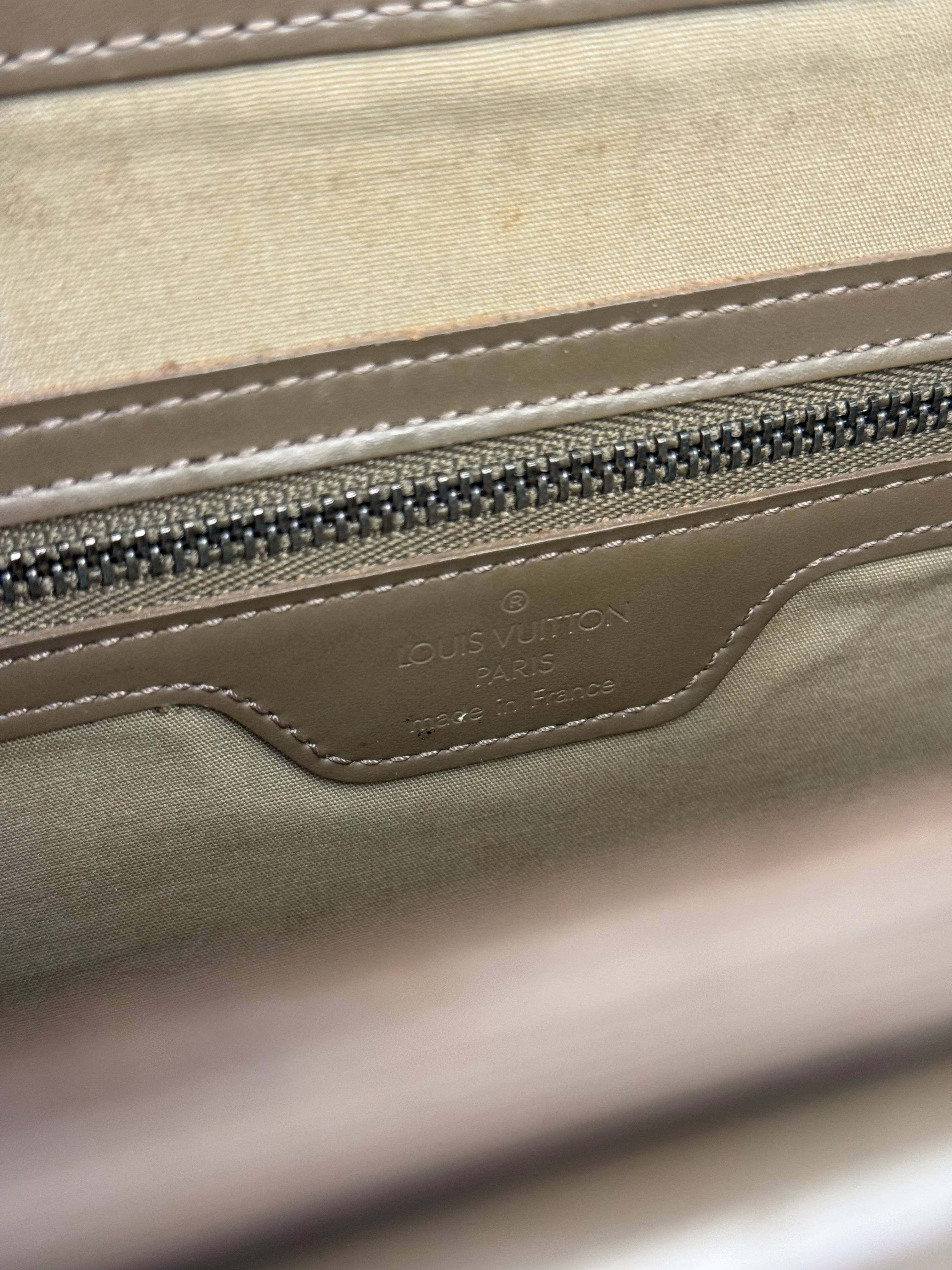Louis Vuitton Epi Saint Tropez Shoulder Bag - Image 17