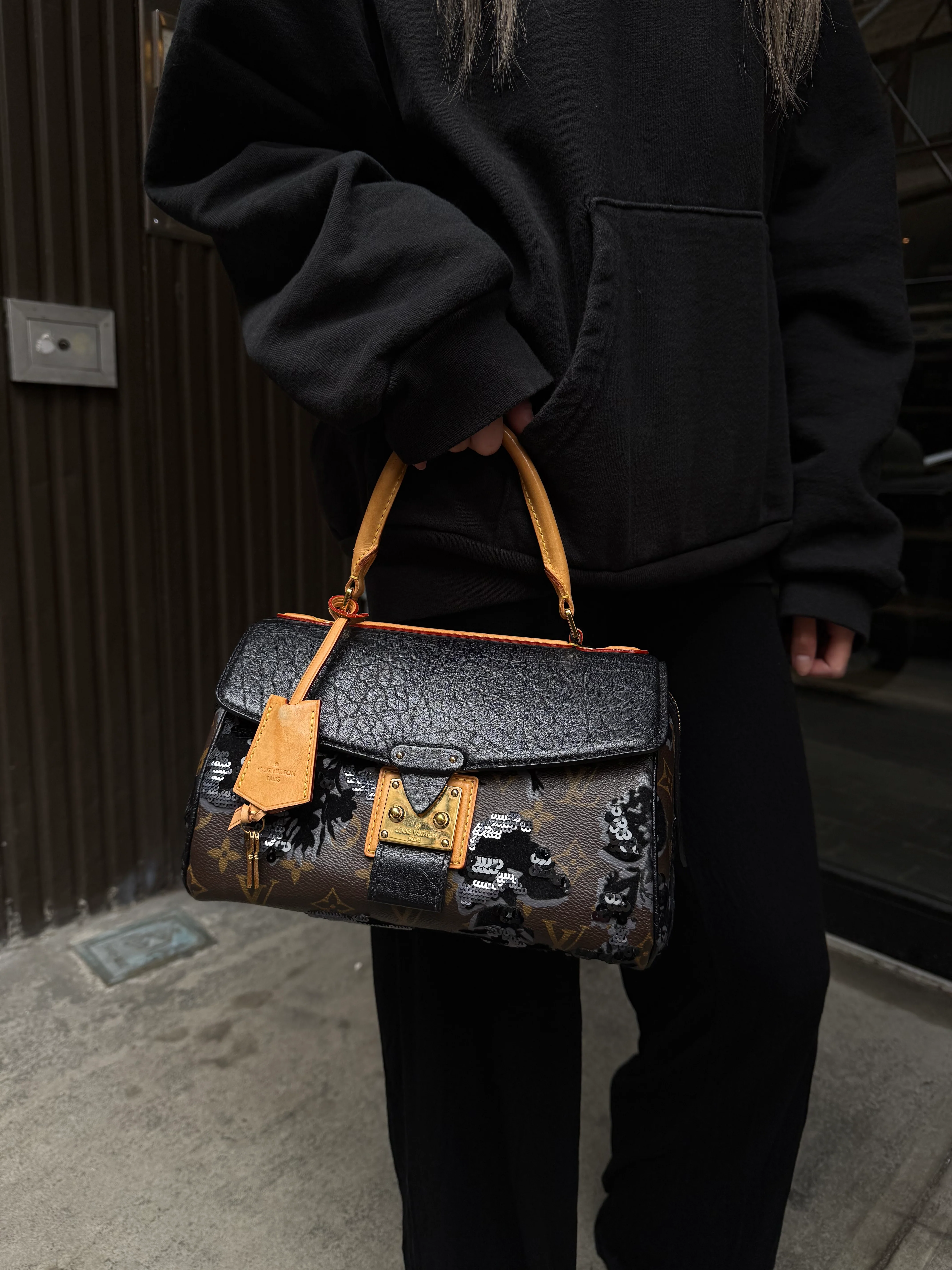 Louis Vuitton Fleur De Jais Carrousel Handbag - Image 2