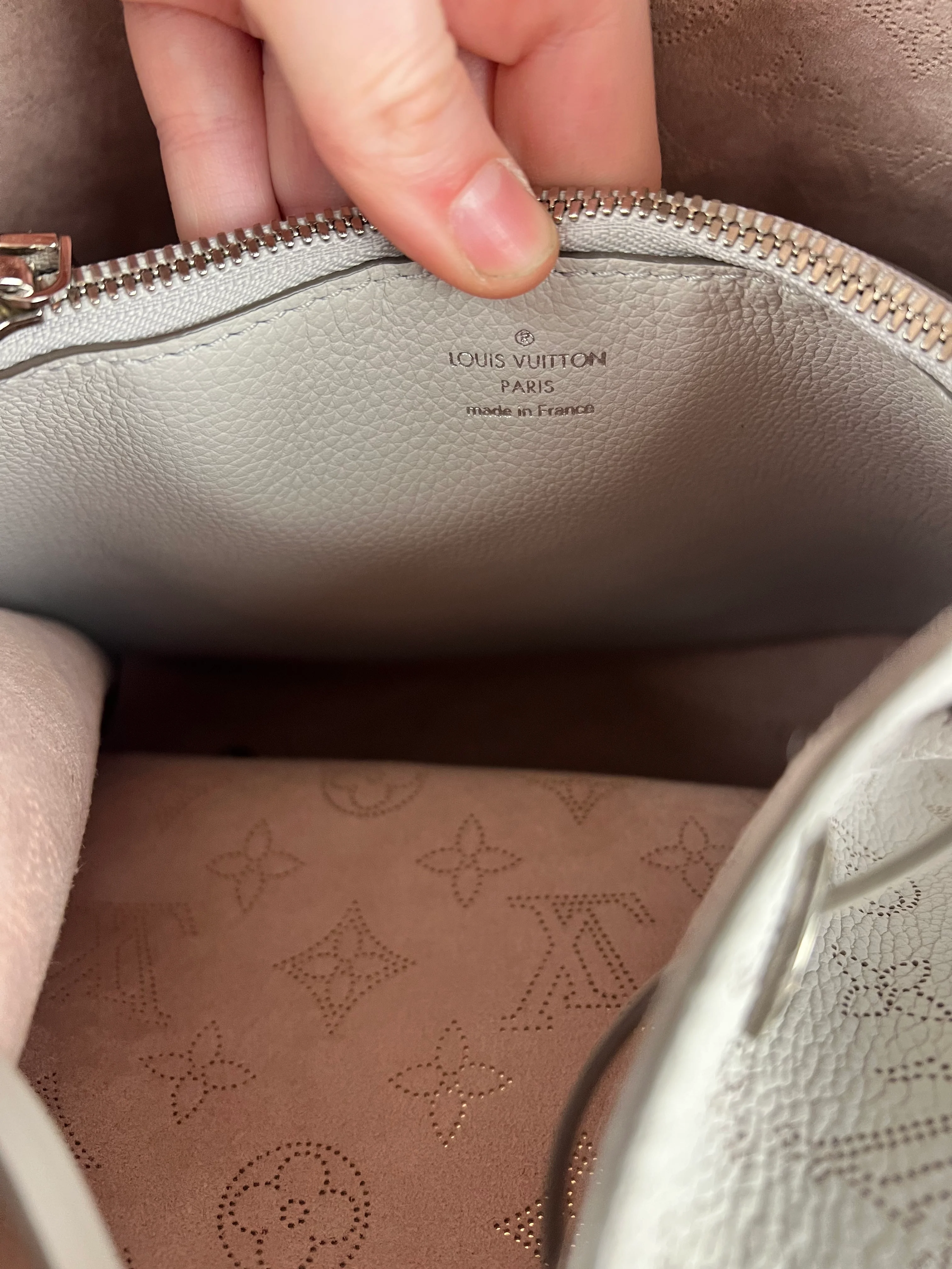 Louis Vuitton Leather Muria Bucket Bag - Image 12