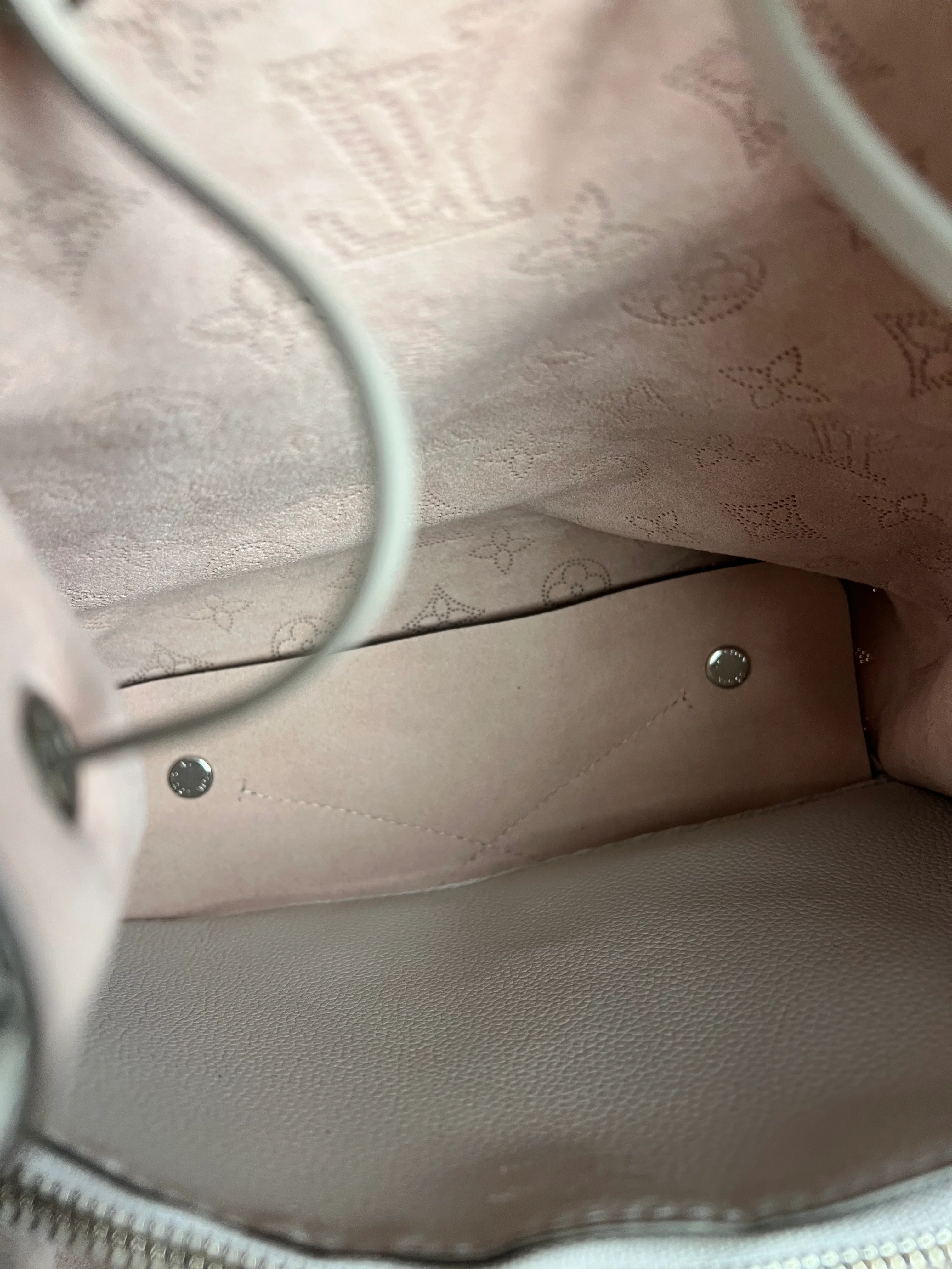 Louis Vuitton Leather Muria Bucket Bag - Image 18