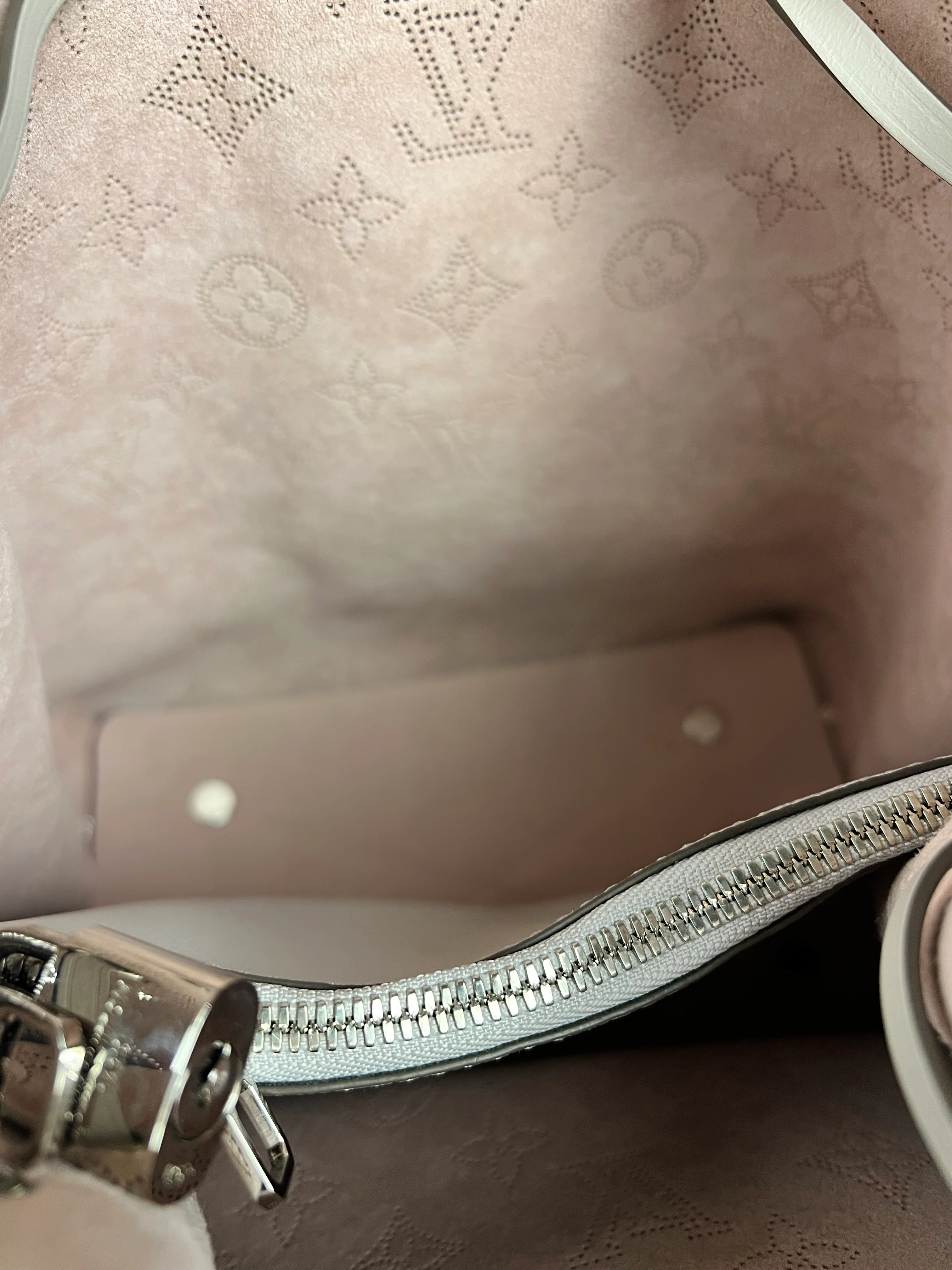 Louis Vuitton Leather Muria Bucket Bag - Image 19