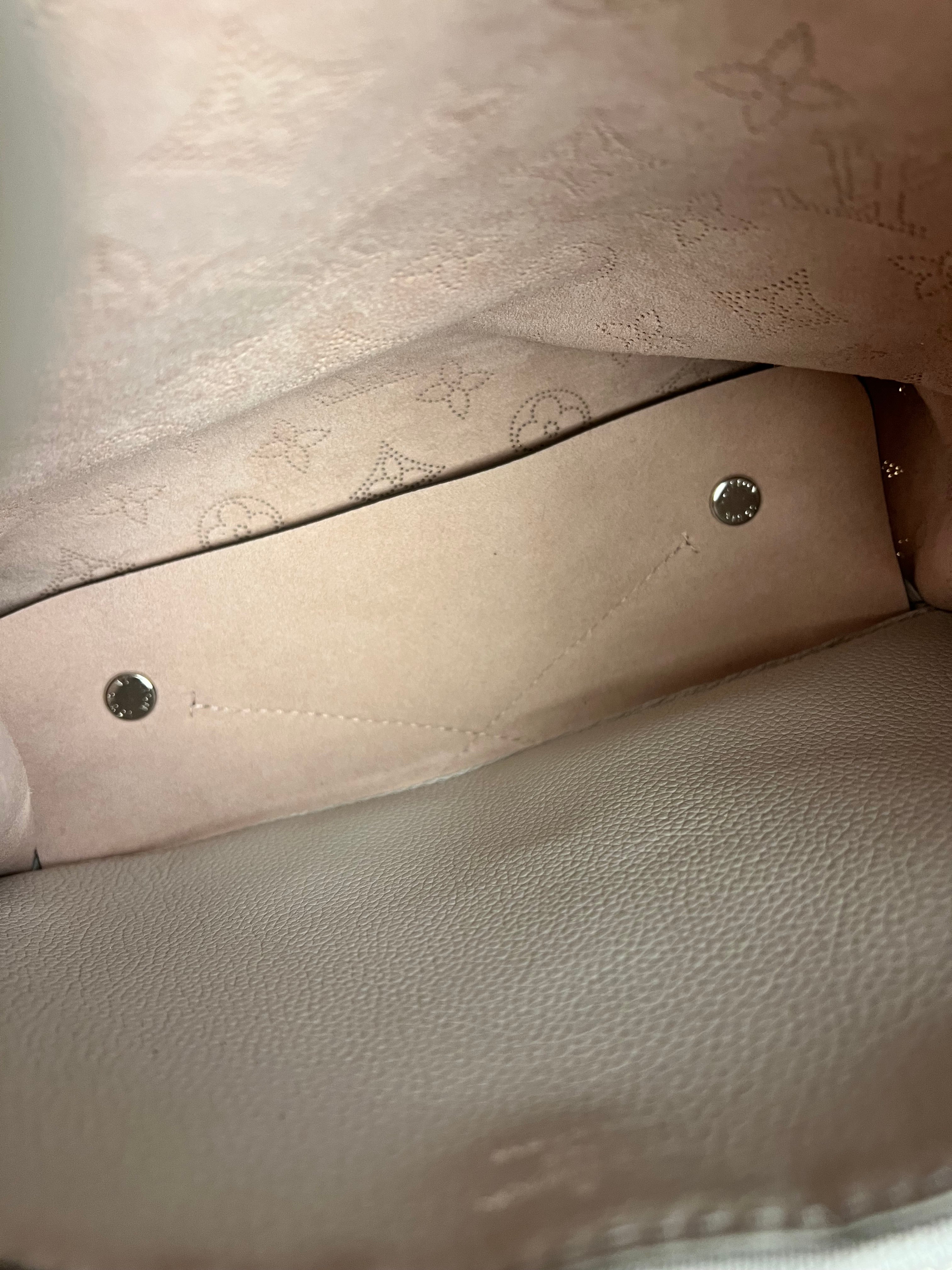 Louis Vuitton Leather Muria Bucket Bag - Image 20