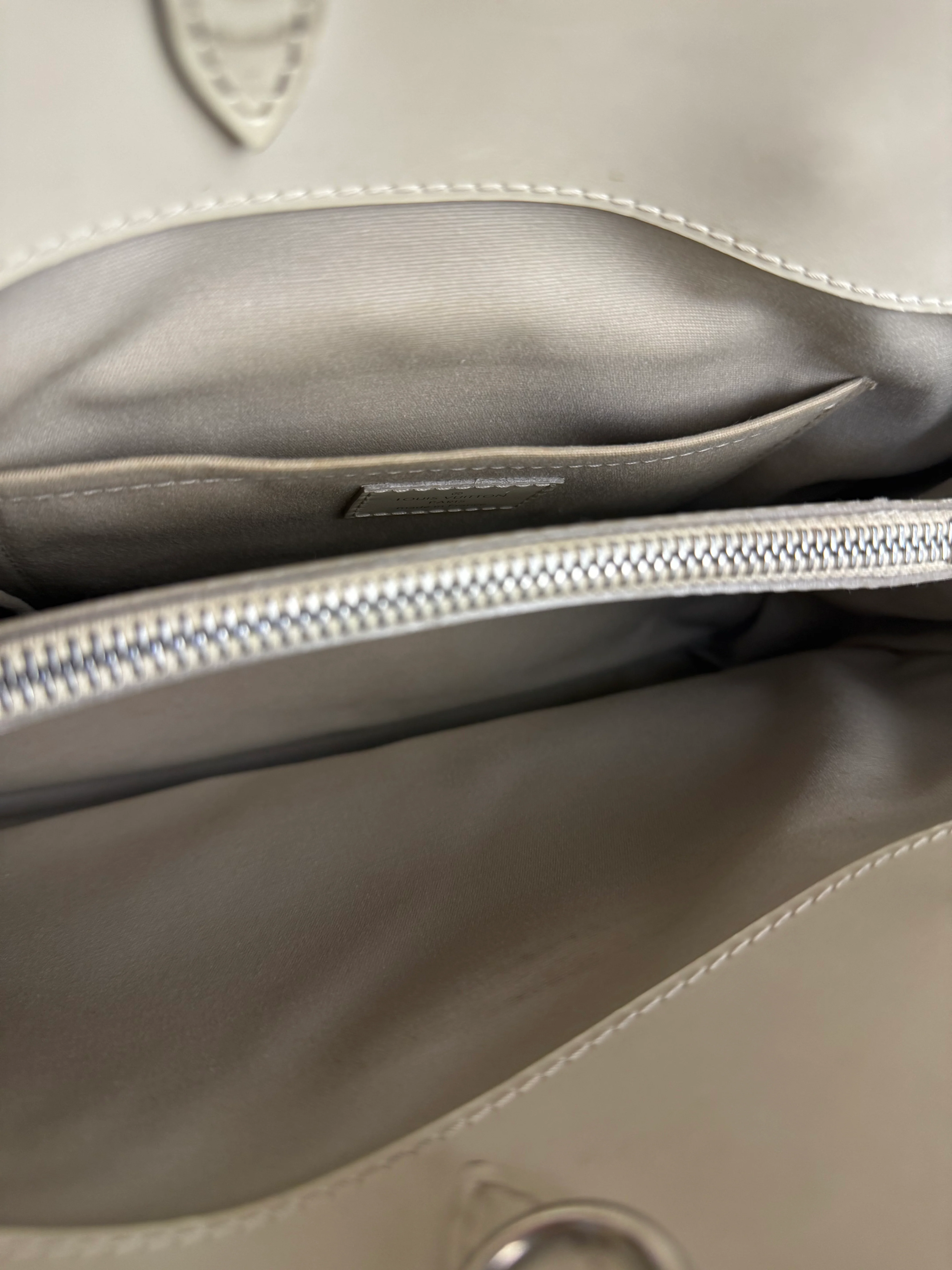 Louis Vuitton White Epi Passy Bag - Image 24