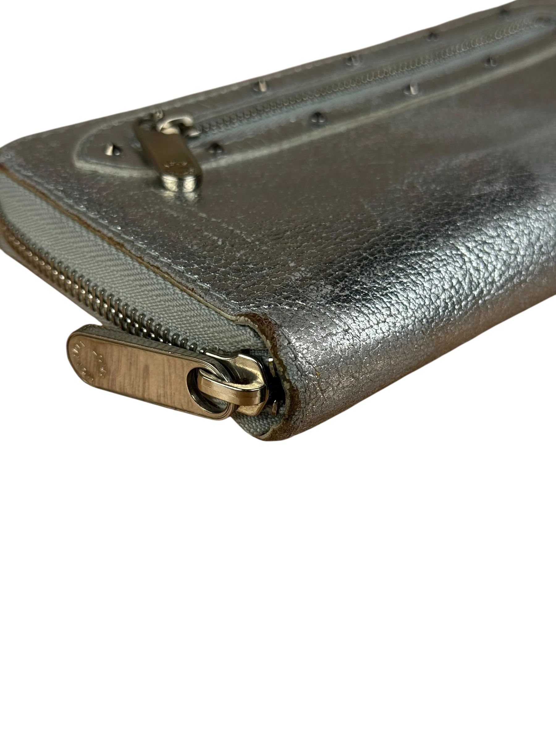 Louis Vuitton Vintage Suhali Silver Leather Zippy Wallet - Image 15