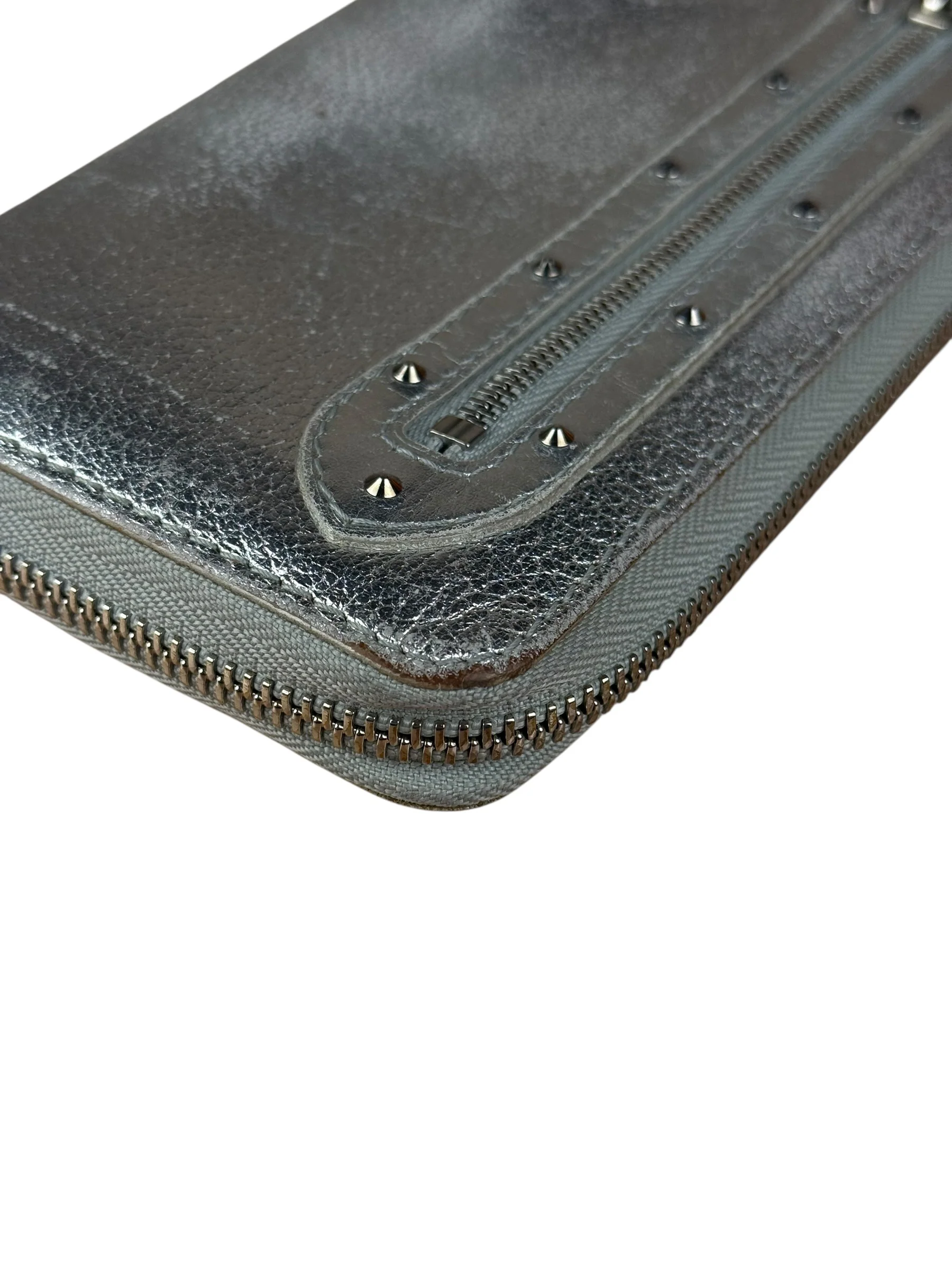 Louis Vuitton Vintage Suhali Silver Leather Zippy Wallet - Image 17