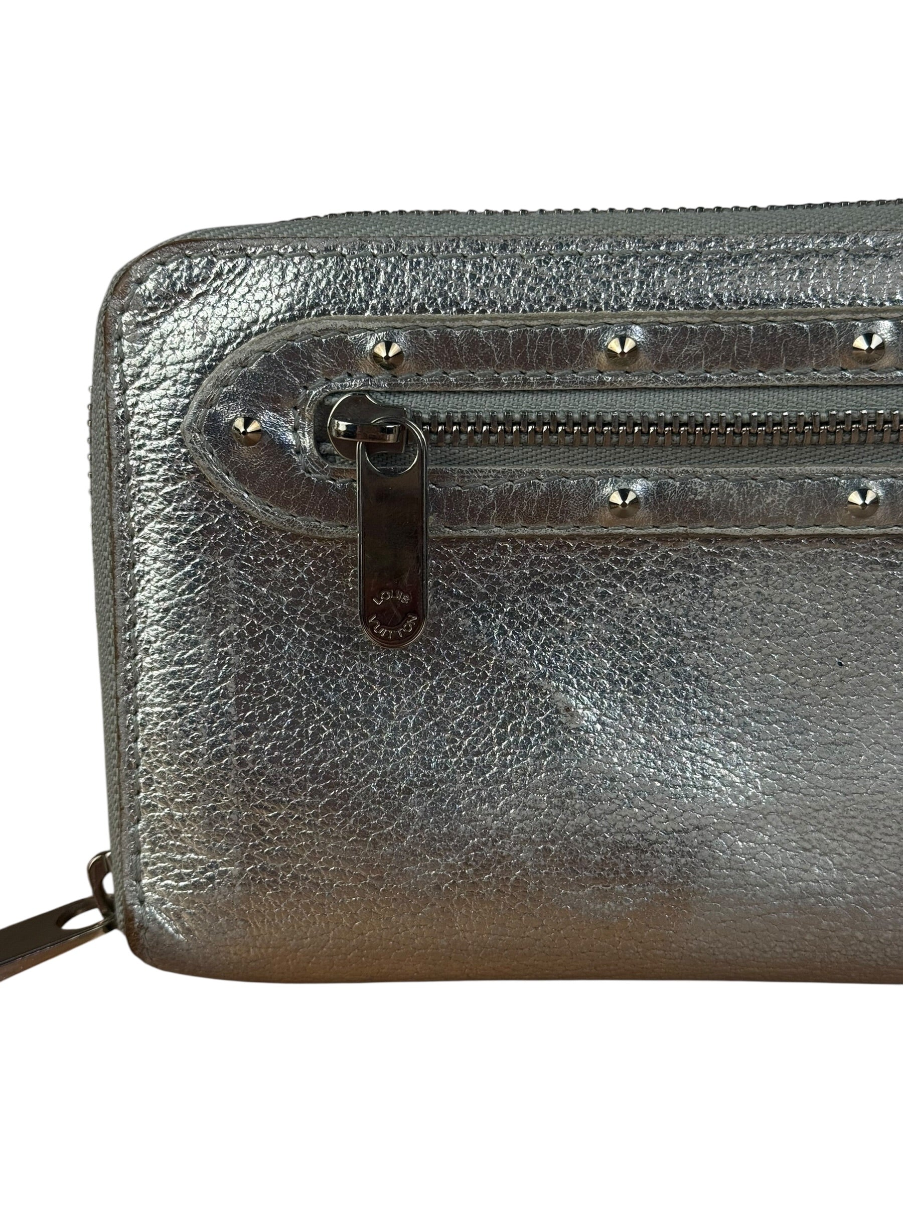 Louis Vuitton Vintage Suhali Silver Leather Zippy Wallet - Image 4
