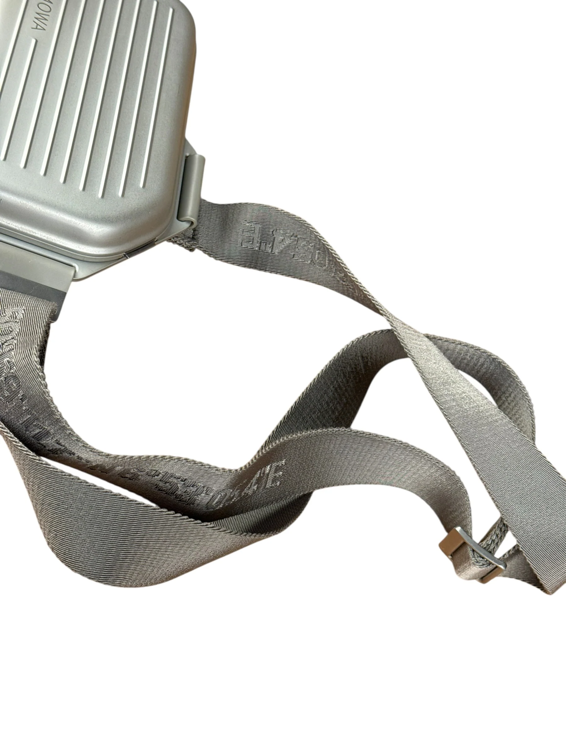 Rimowa Aluminium Personal Sling Clutch Silver - Image 14