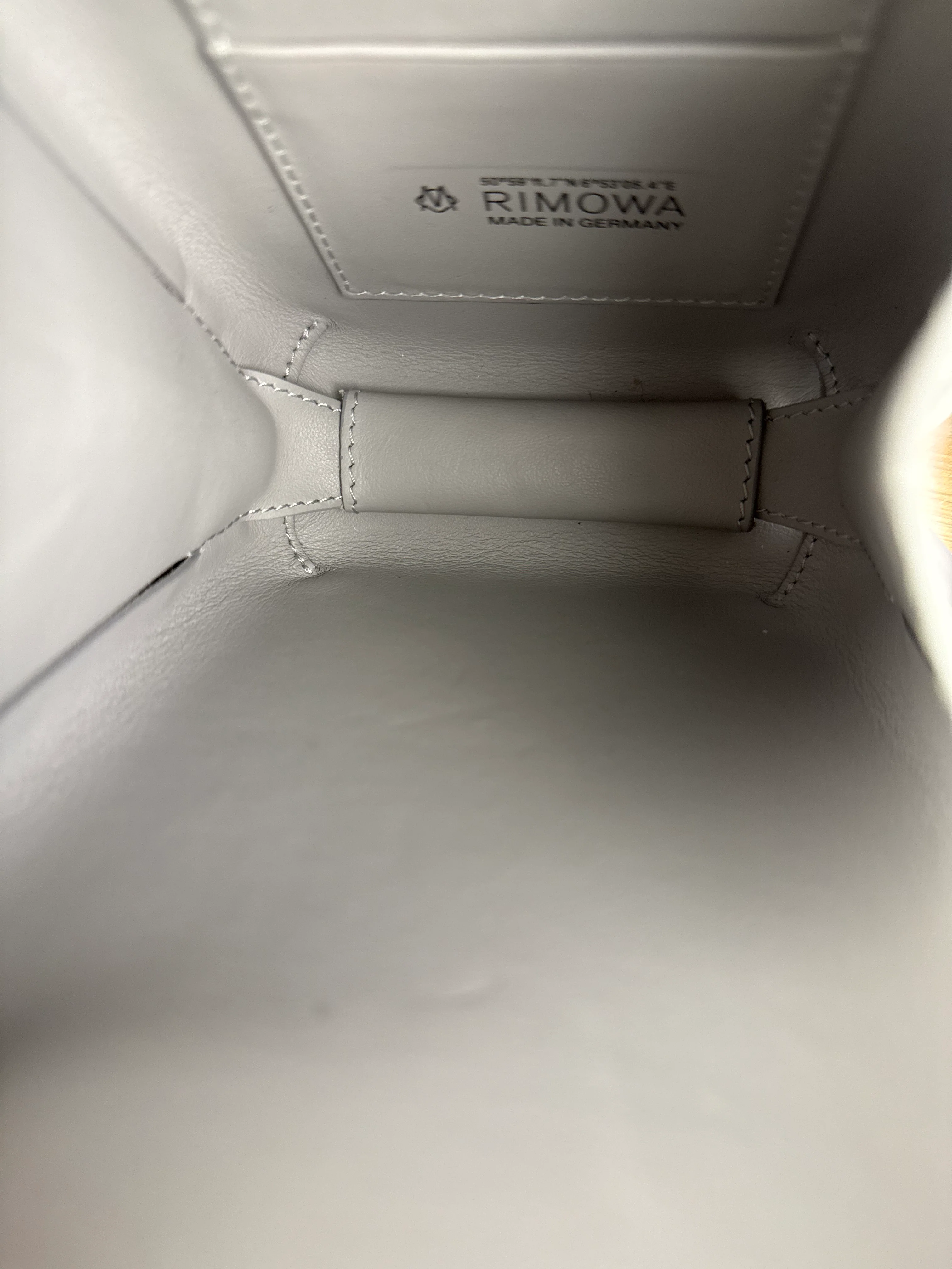 Rimowa Aluminium Personal Sling Clutch Silver - Image 17