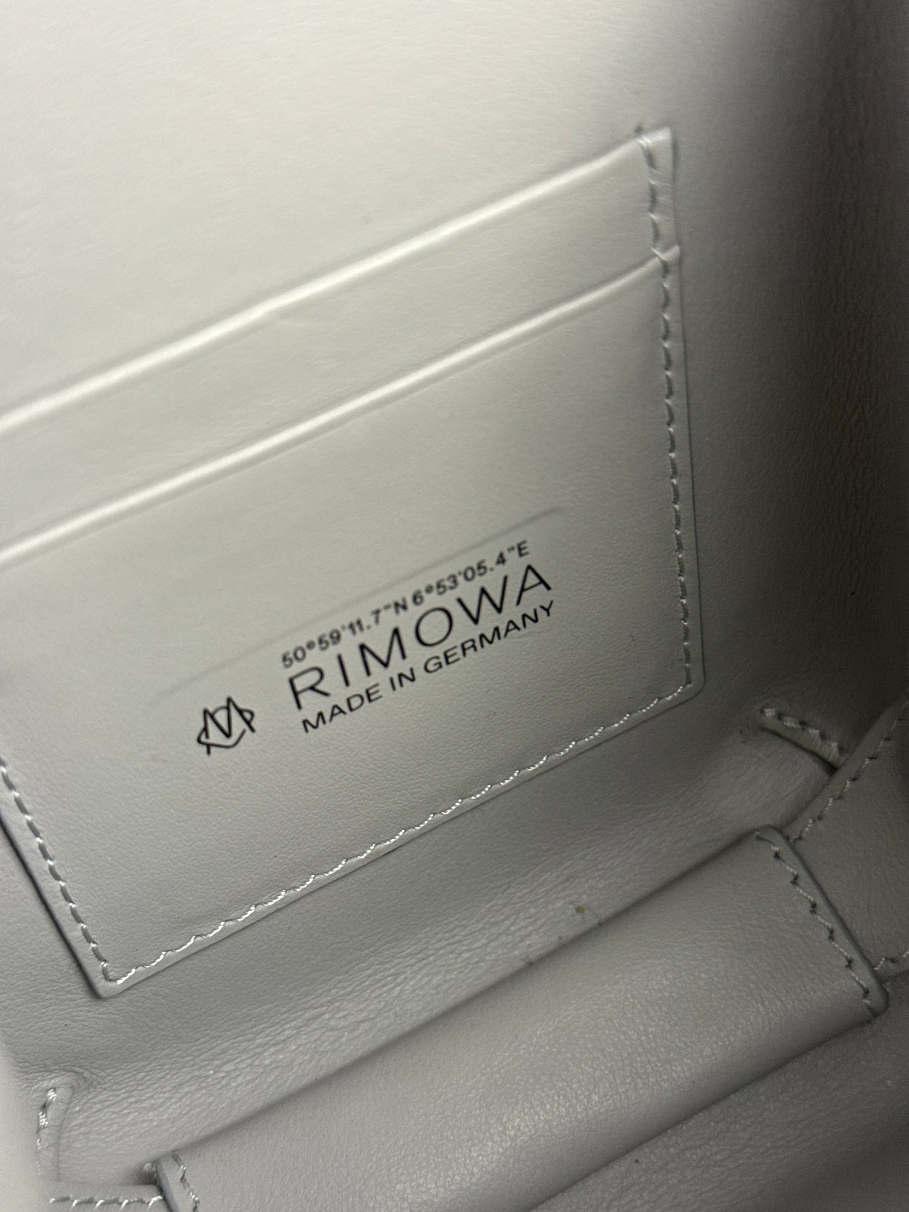 Rimowa Aluminium Personal Sling Clutch Silver - Image 21