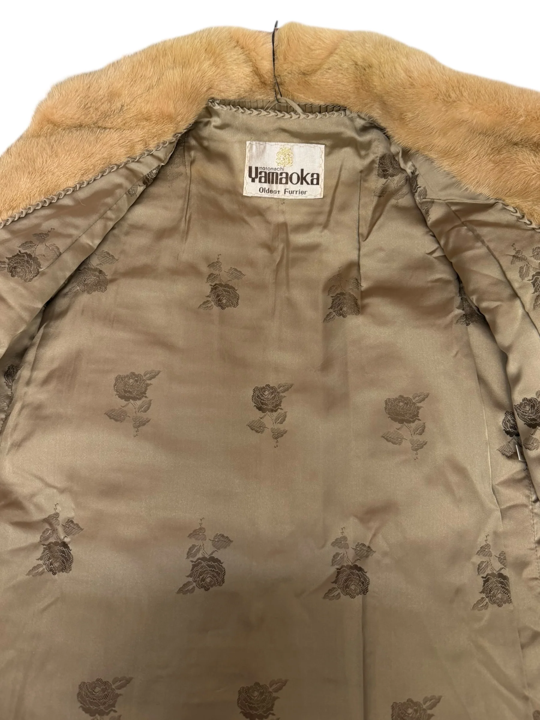 Vintage Beige Horizontal Striped Mink Fur Coat - Image 7