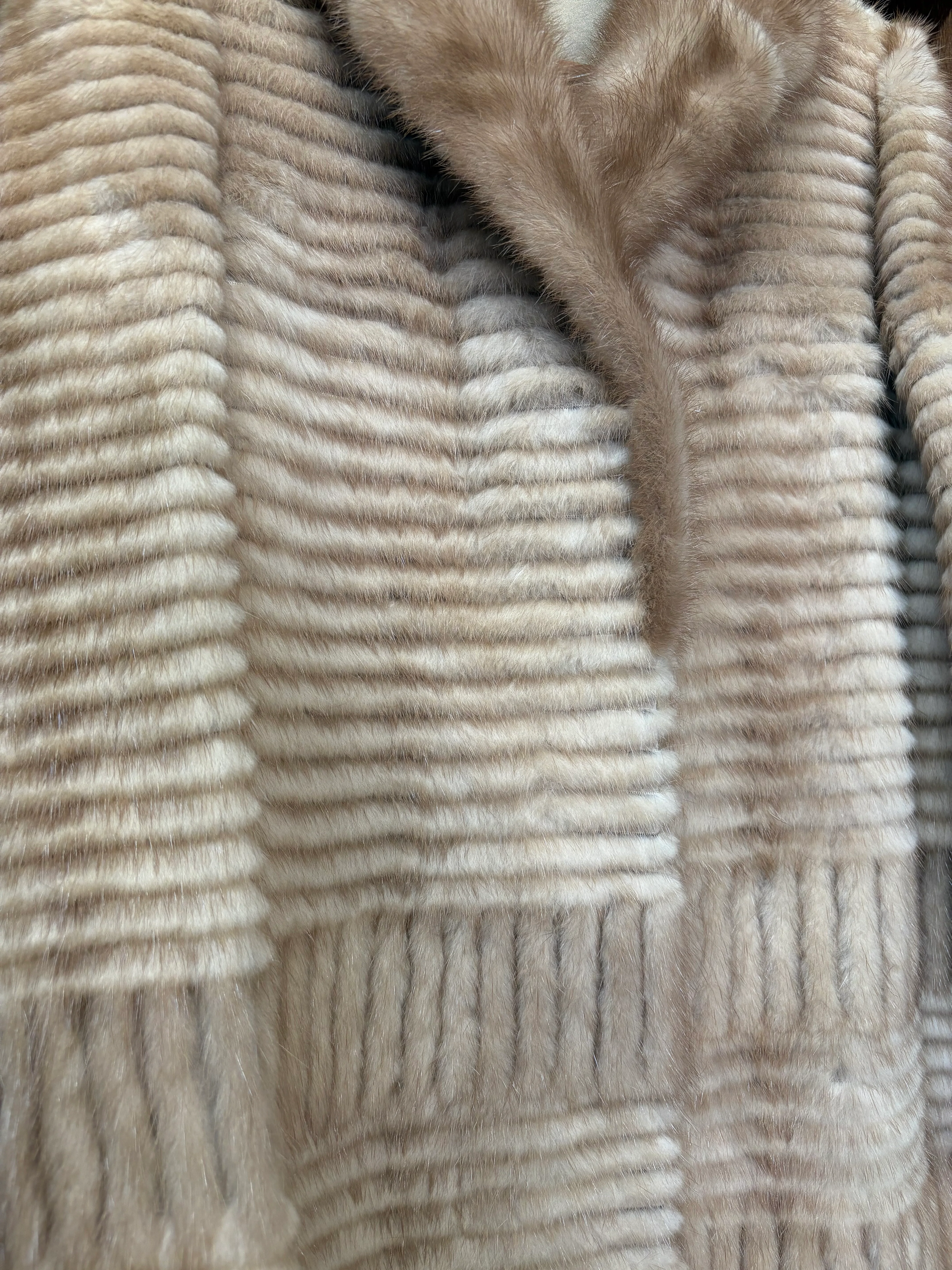 Vintage Stripped Ivory Mink Fur Coat - Image 4