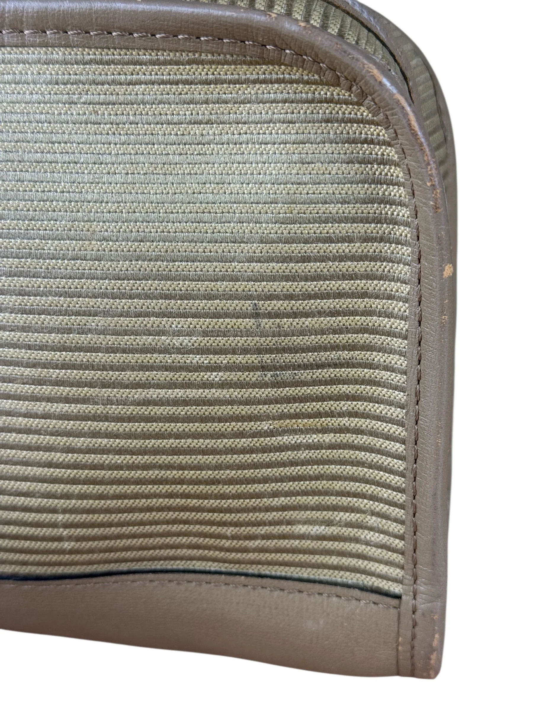 YSL Vintage Grey Leather Travel Pouch - Image 14