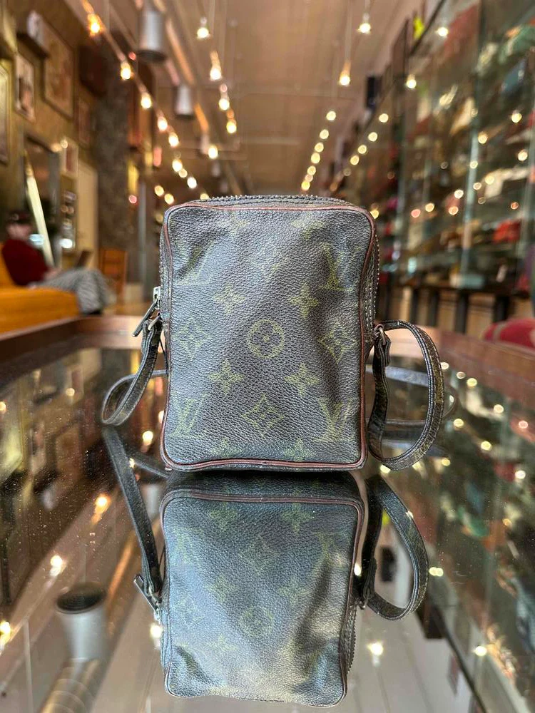 80s Louis Vuitton Mini Danube Monogram Crossbody - Image 3