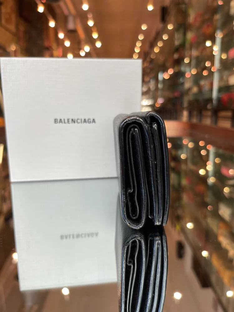 Balenciaga Black Leather Compact Wallet - Image 4